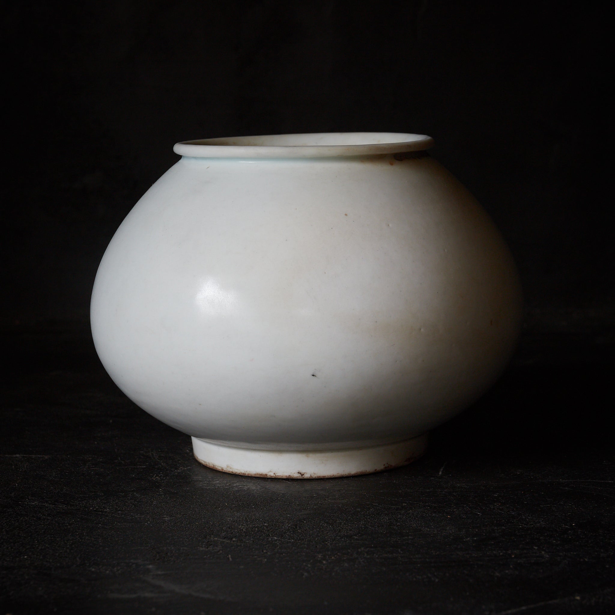 李朝 白磁丸壺 木箱付（1392–1897CE） | 入蘆花（ロカニイル）