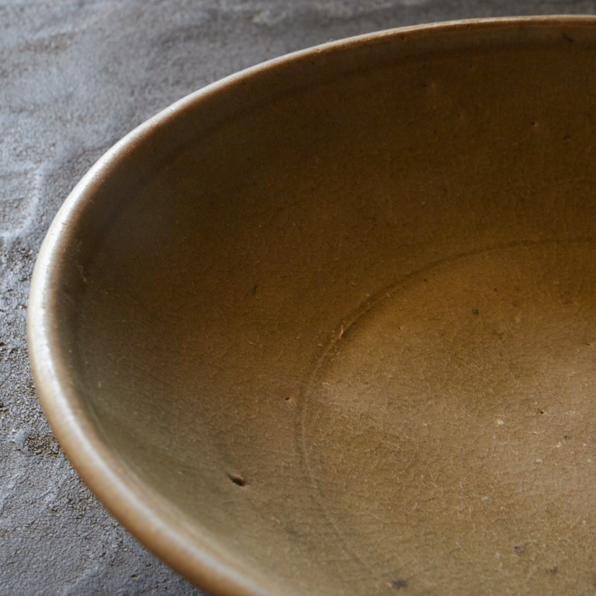 LARGE DISH, Longquan kiln, Ming Dynasty（1368–1644CE）