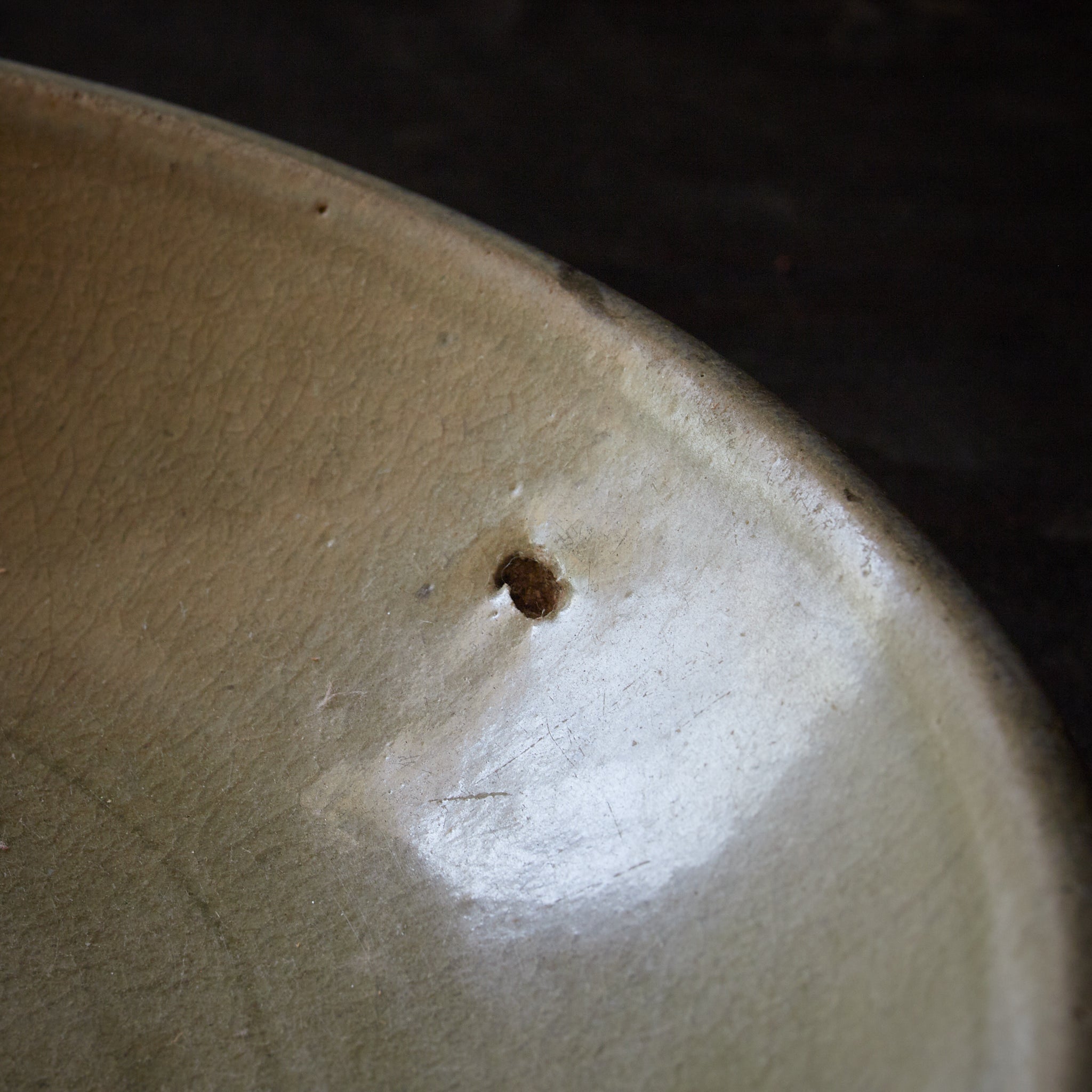 LARGE DISH, Longquan kiln, Ming Dynasty（1368–1644CE）