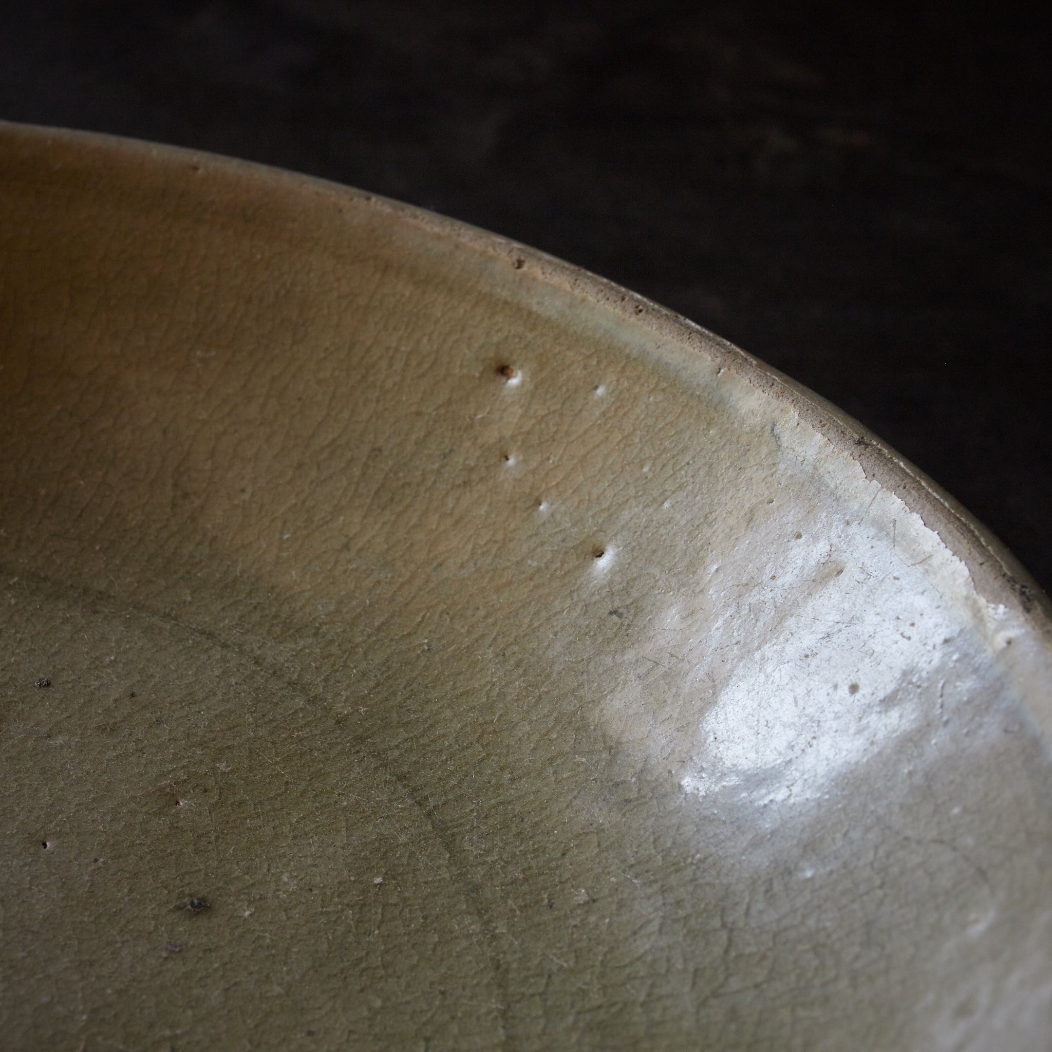 LARGE DISH, Longquan kiln, Ming Dynasty（1368–1644CE）