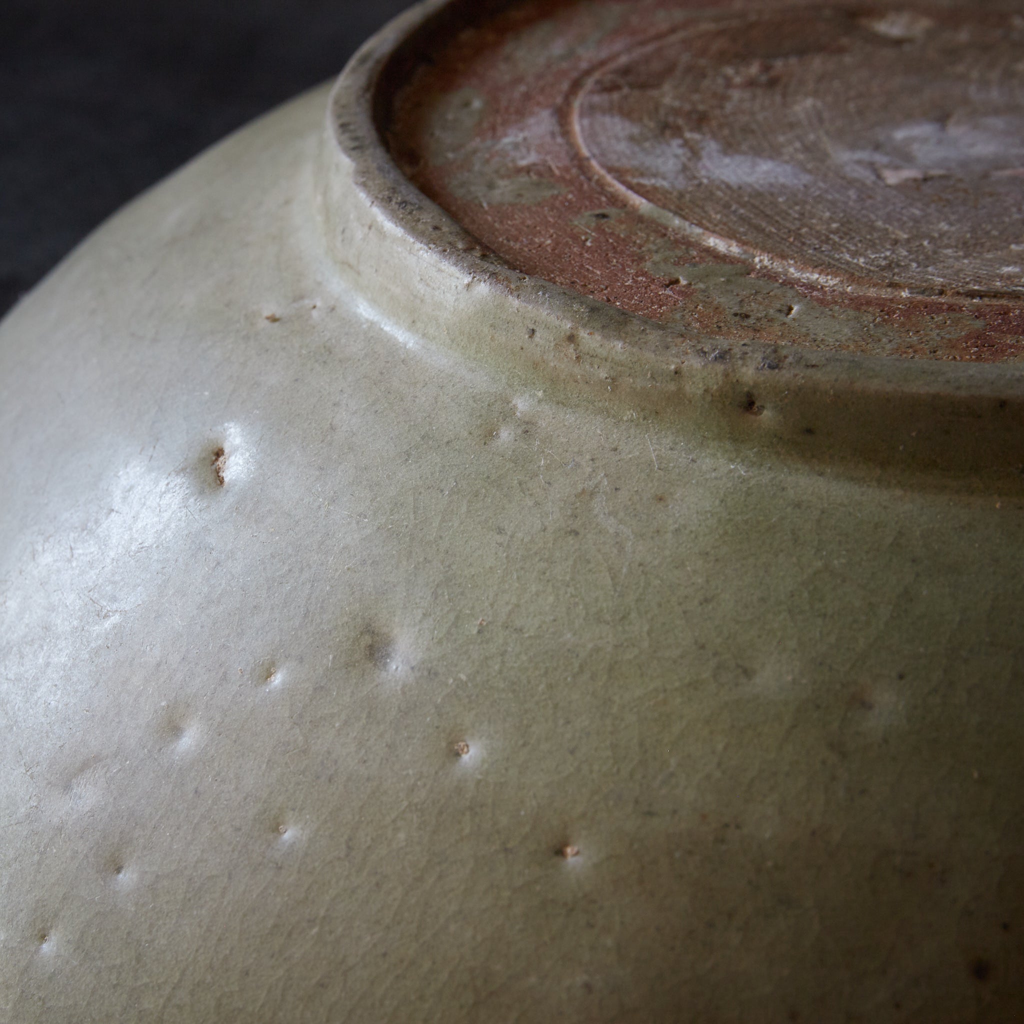 LARGE DISH, Longquan kiln, Ming Dynasty（1368–1644CE）