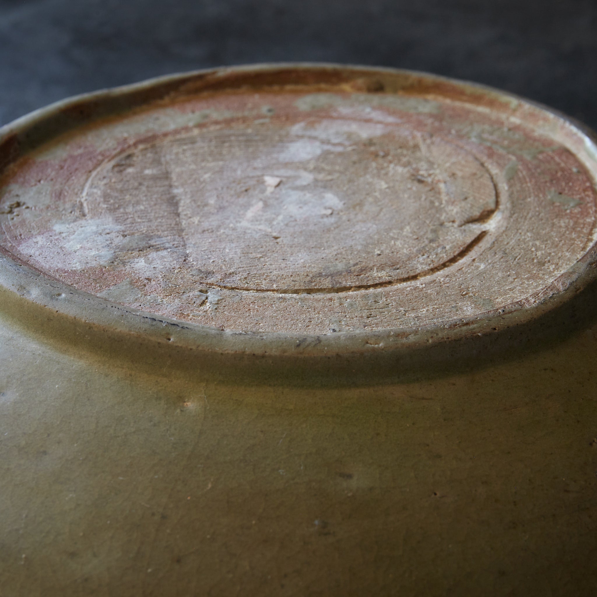 LARGE DISH, Longquan kiln, Ming Dynasty（1368–1644CE）