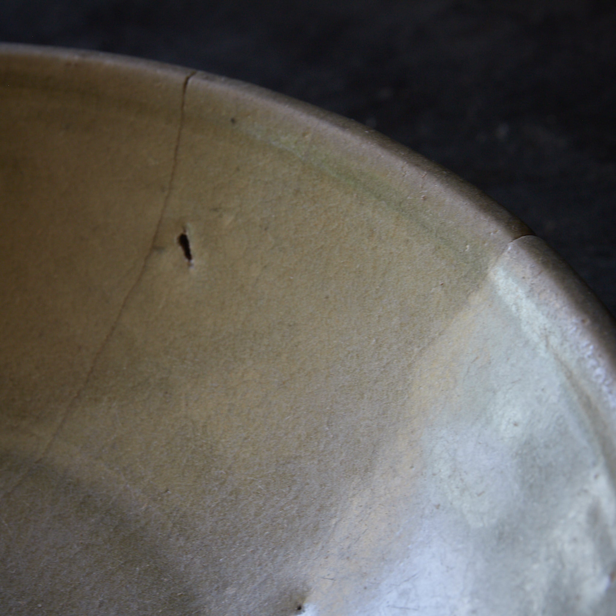 LARGE DISH, Longquan kiln, Ming Dynasty（1368–1644CE）