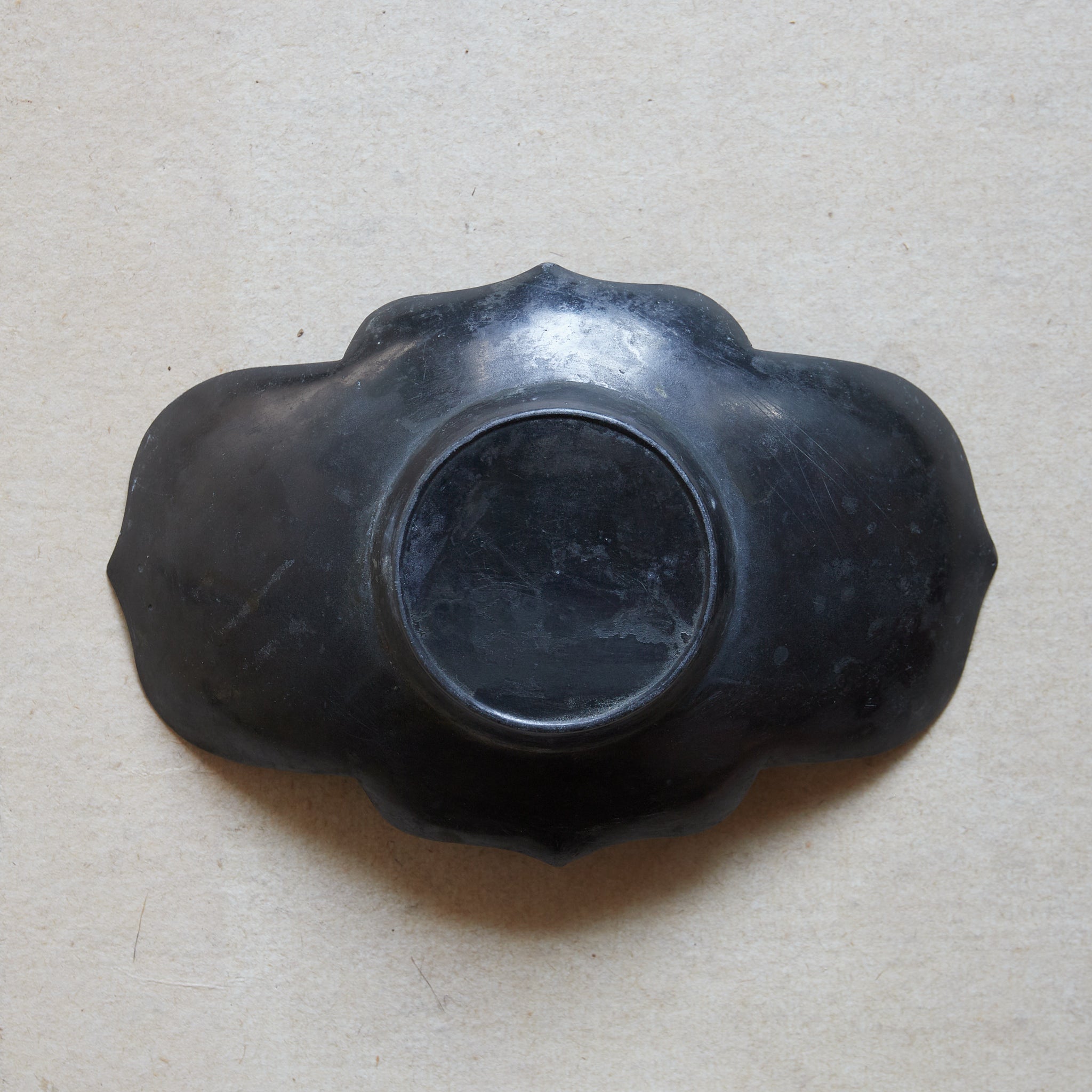 PLATILLO DE FLOR LOBULADA DE ESTAÑO VIEJO, Juego de 5, Dinastía Qing（1616–1911 d. C.）
