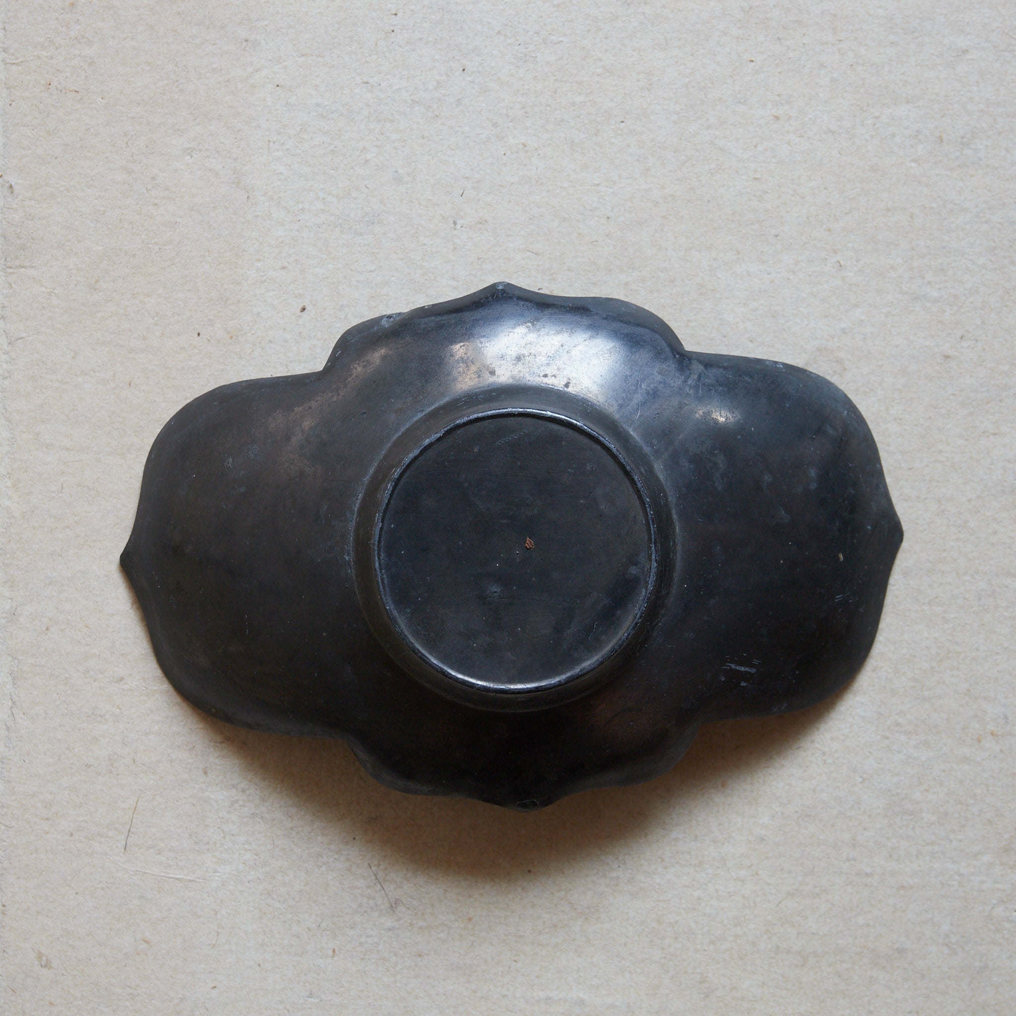 PLATILLO DE FLOR LOBULADA DE ESTAÑO VIEJO, Juego de 5, Dinastía Qing（1616–1911 d. C.）