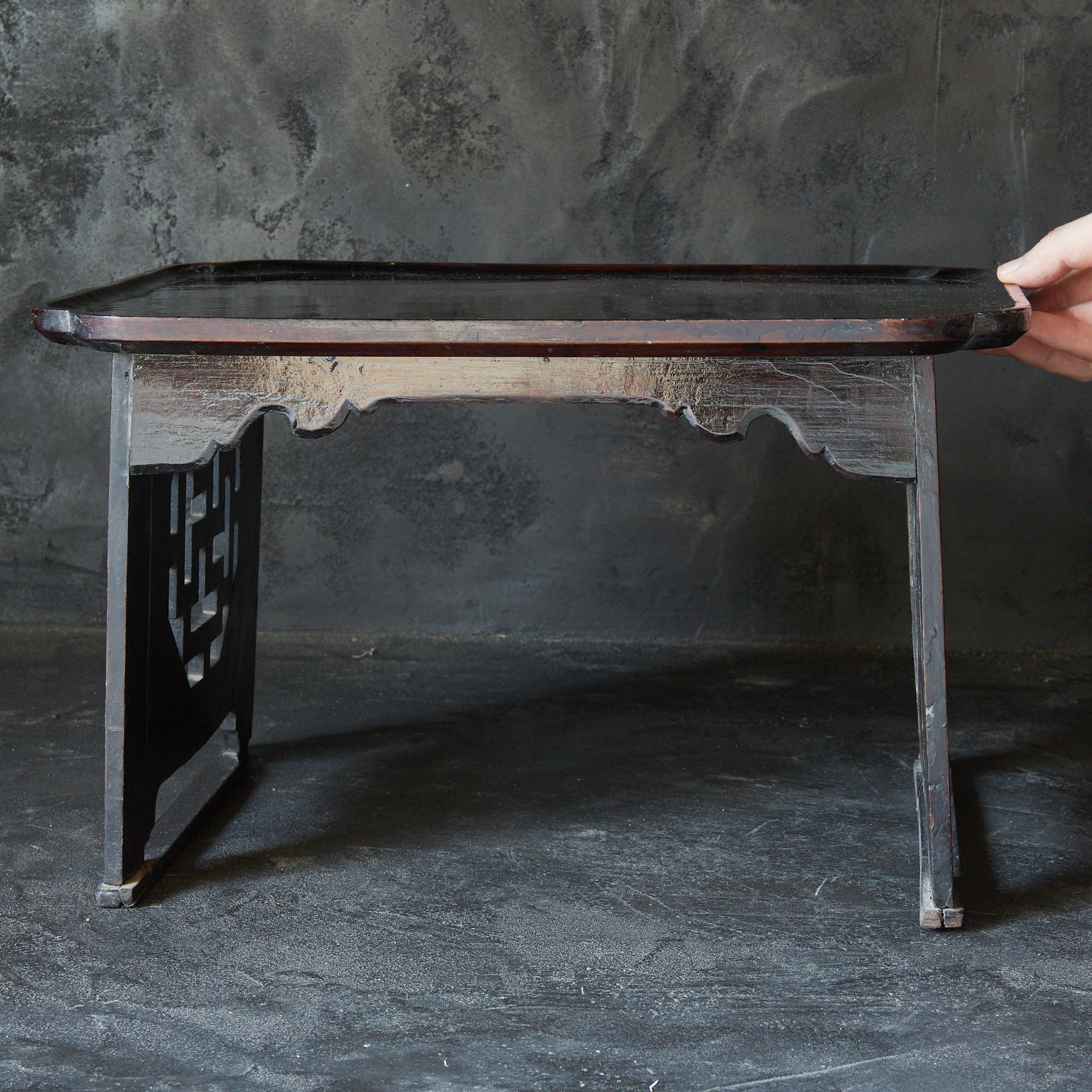 李朝　ビンテージスツール ビンテージ家具 李朝デザイン 韓国 凝ったつくりの金具が魅力