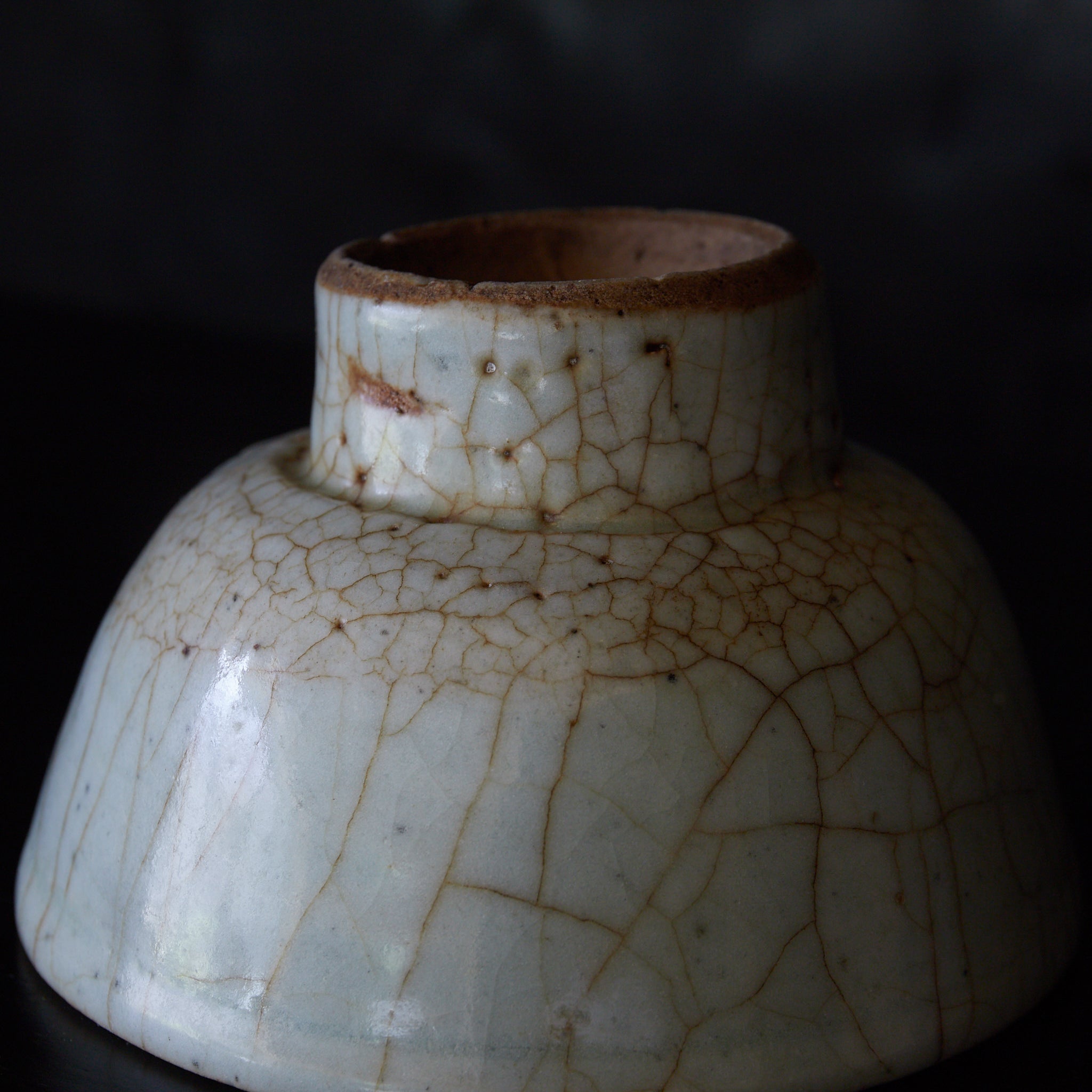 元代–明代 青磁開片高足茶碗 木箱付（1206–1644CE） | 入蘆花