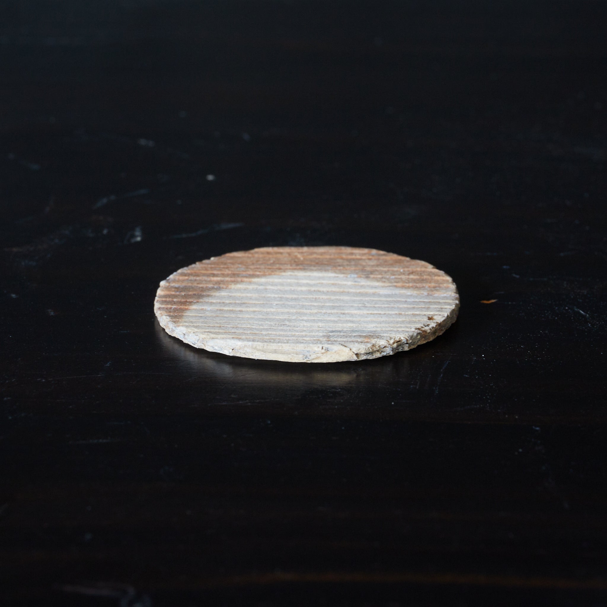 KLEINES ALBARELLOFÖRMIGES HÖLZERNES GEFÄSS, Delfter Ware, weiß glasiert mit deckel, Niederländische Antiquität