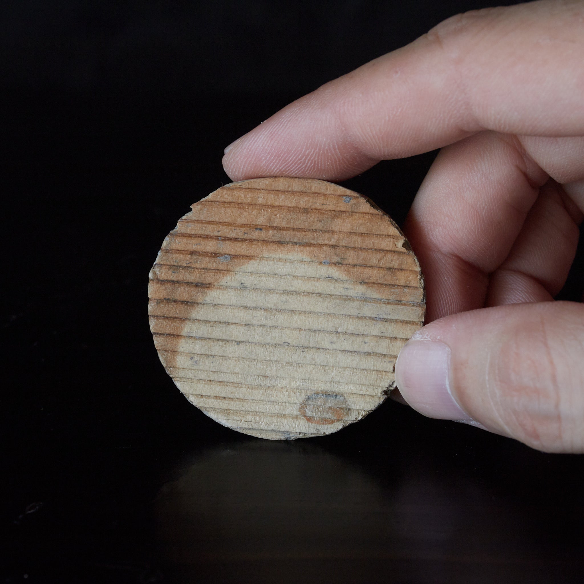 KLEINES ALBARELLOFÖRMIGES HÖLZERNES GEFÄSS, Delfter Ware, weiß glasiert mit deckel, Niederländische Antiquität