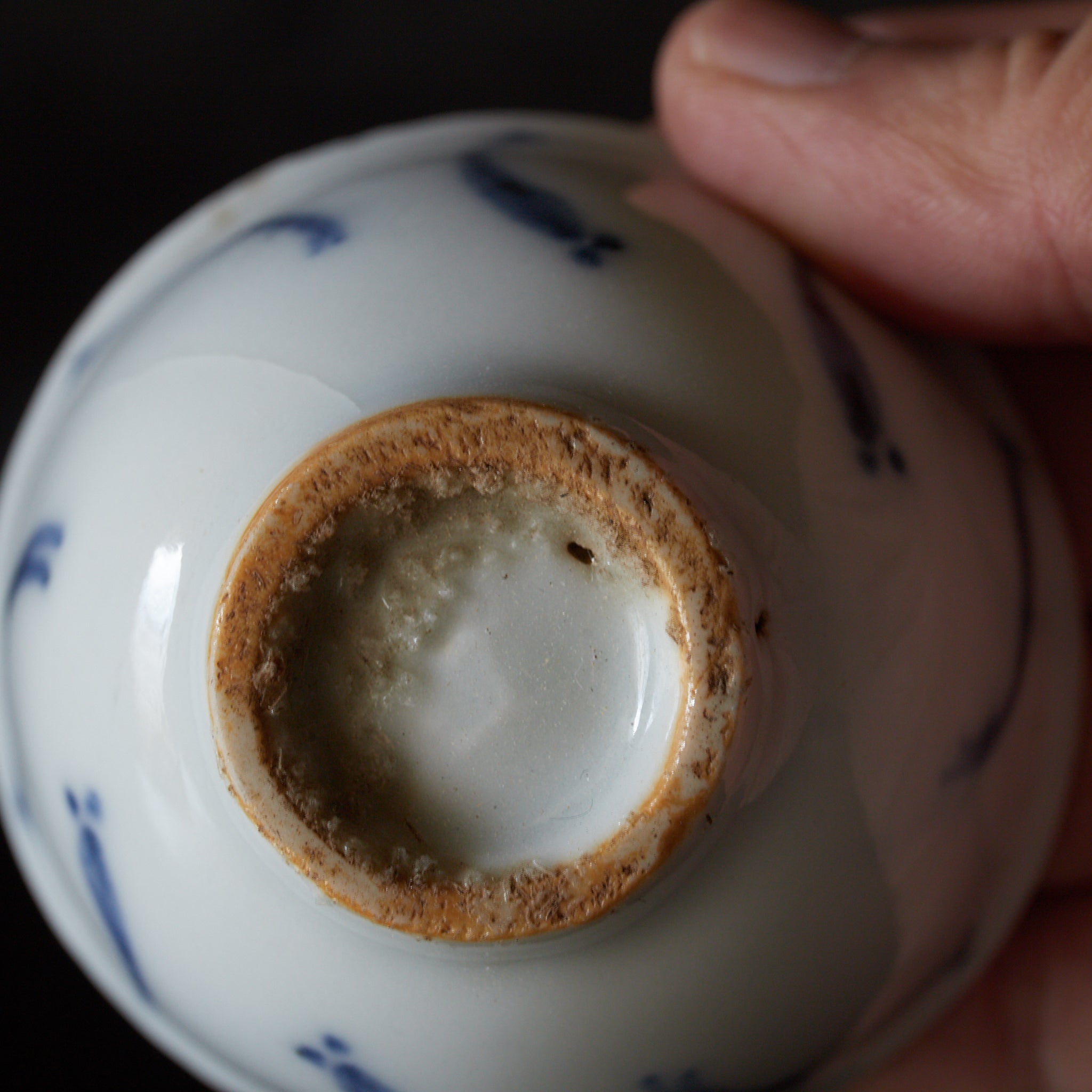 TAZA PARA SENCHA, Ko-Imari, porcelana azul y blanca con patrón de pez de arroz japonés, juego de 5, Período Edo（1603–1867 d. C.）