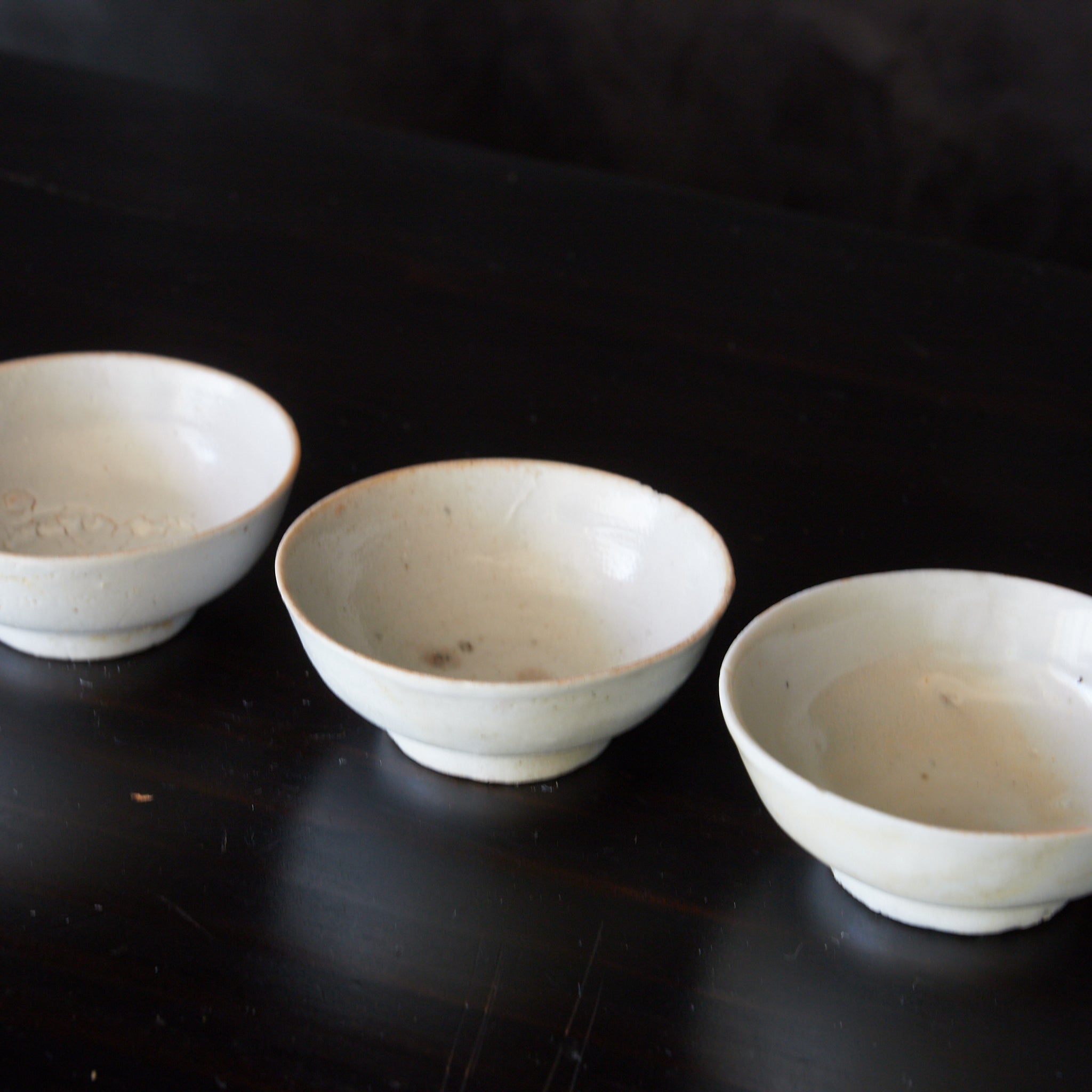 明代 白磁煎茶碗 8客（1368–1644CE） | 入蘆花（ロカニイル）