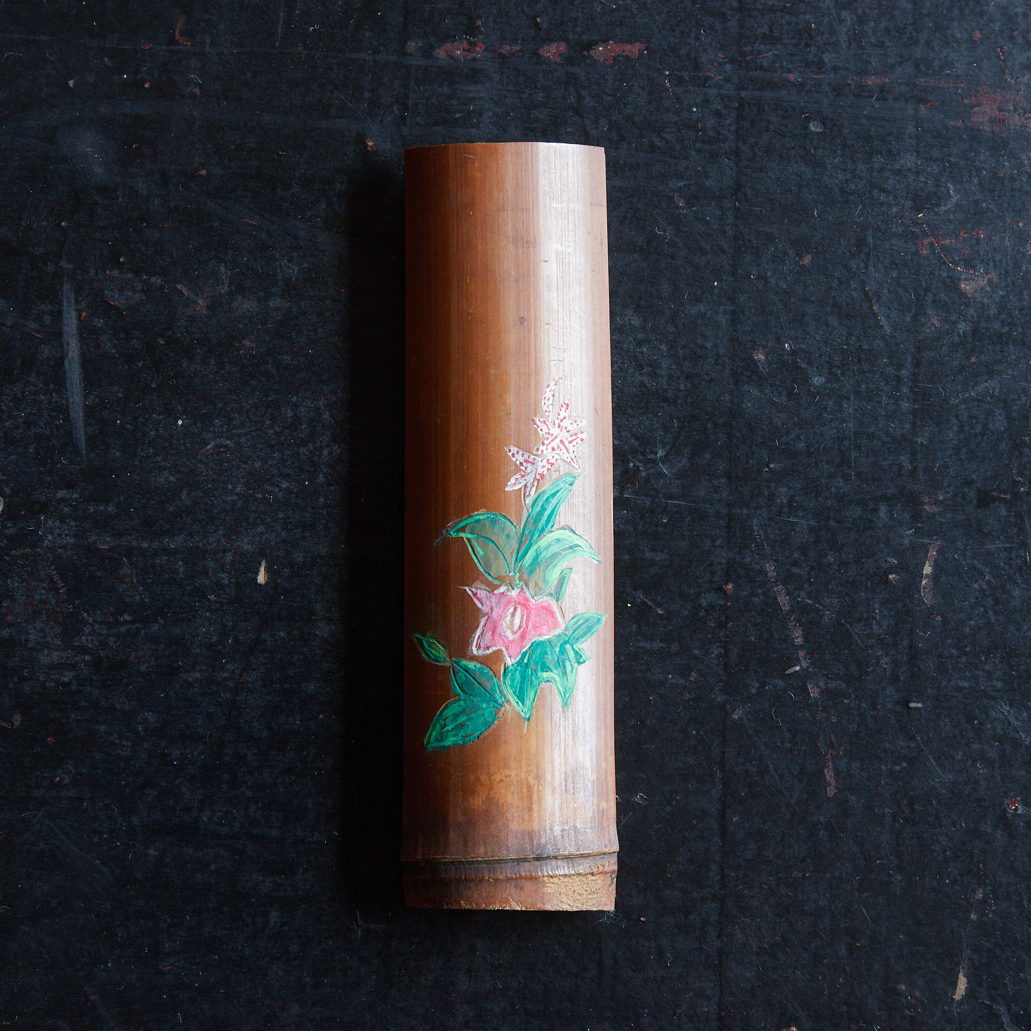 BAMBOO TEA SCOOP, Carved with safflower and lily design, maki-e, Meiji Period（1868–1912CE）