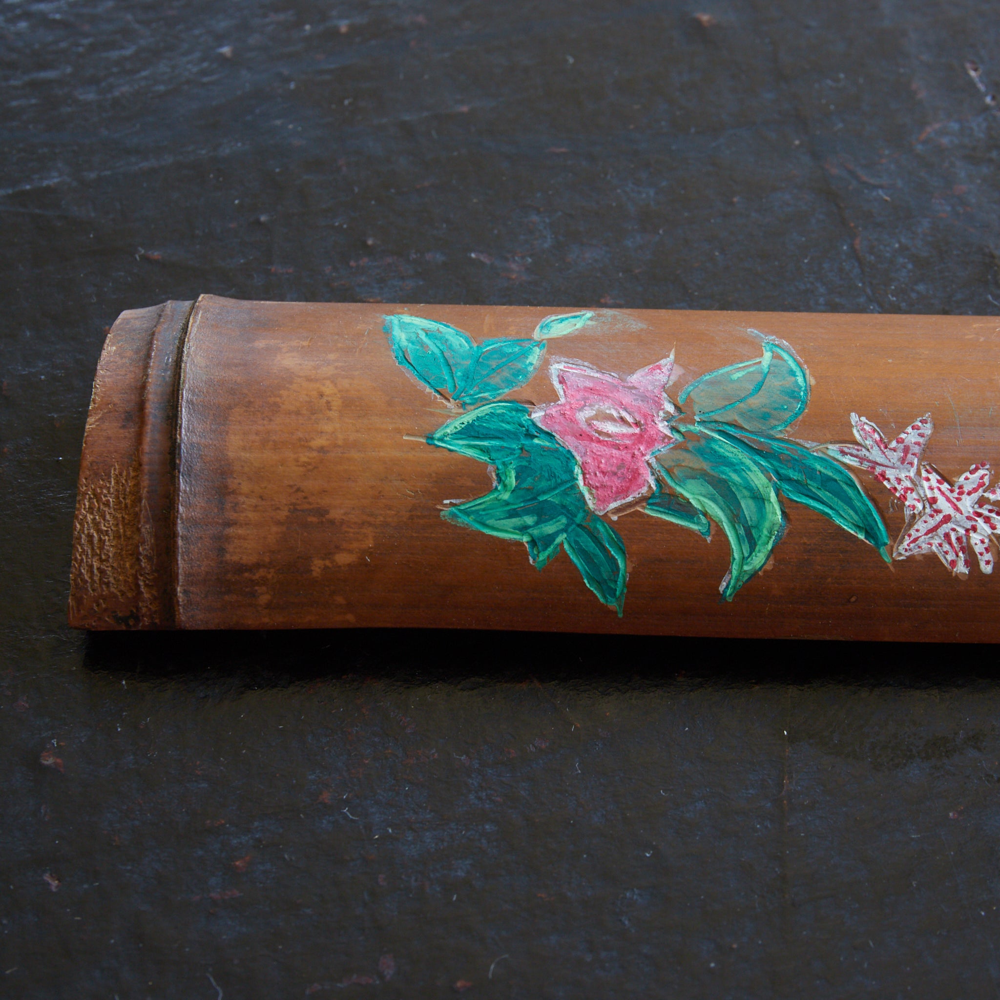 BAMBOO TEA SCOOP, Carved with safflower and lily design, maki-e, Meiji Period（1868–1912CE）