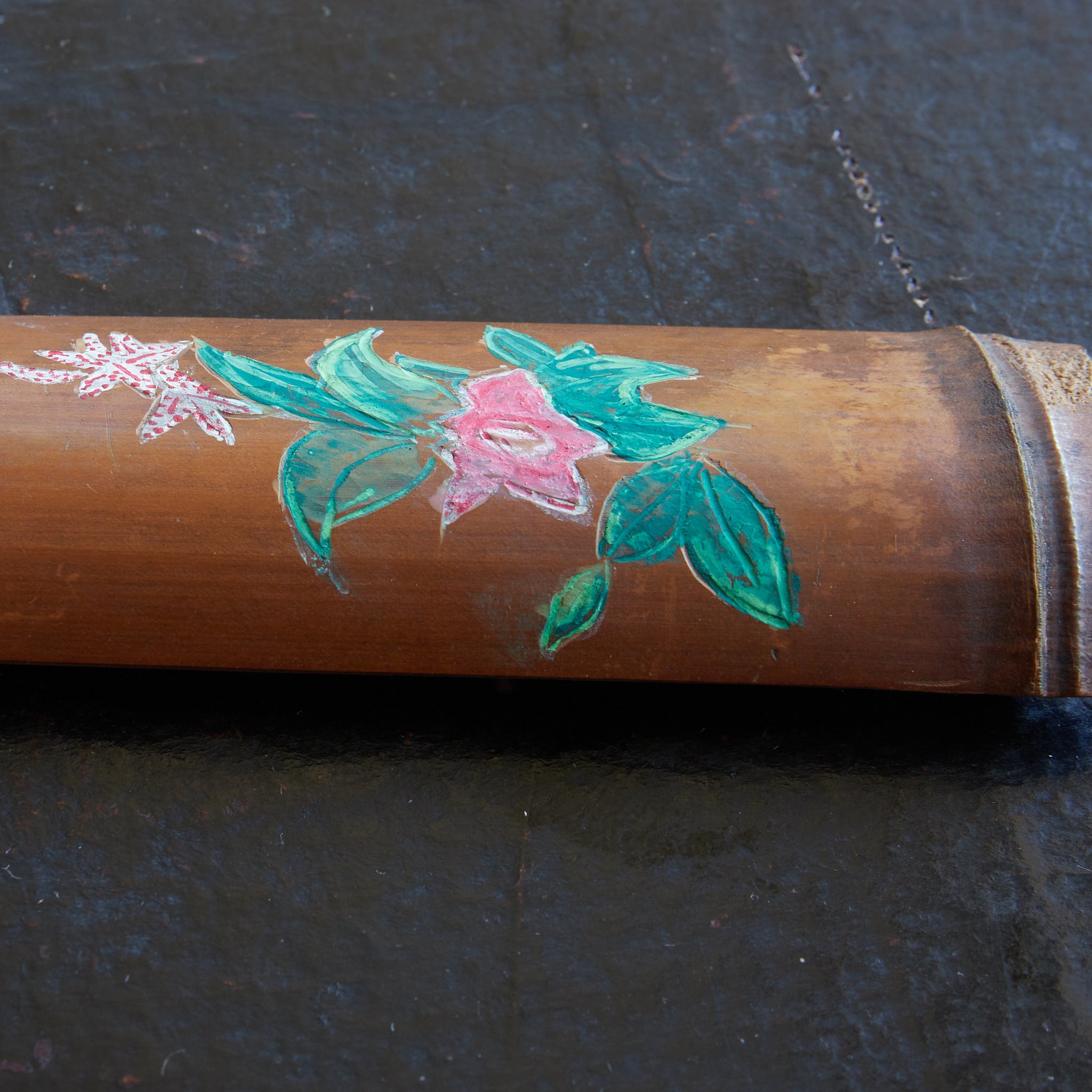 BAMBOO TEA SCOOP, Carved with safflower and lily design, maki-e, Meiji Period（1868–1912CE）