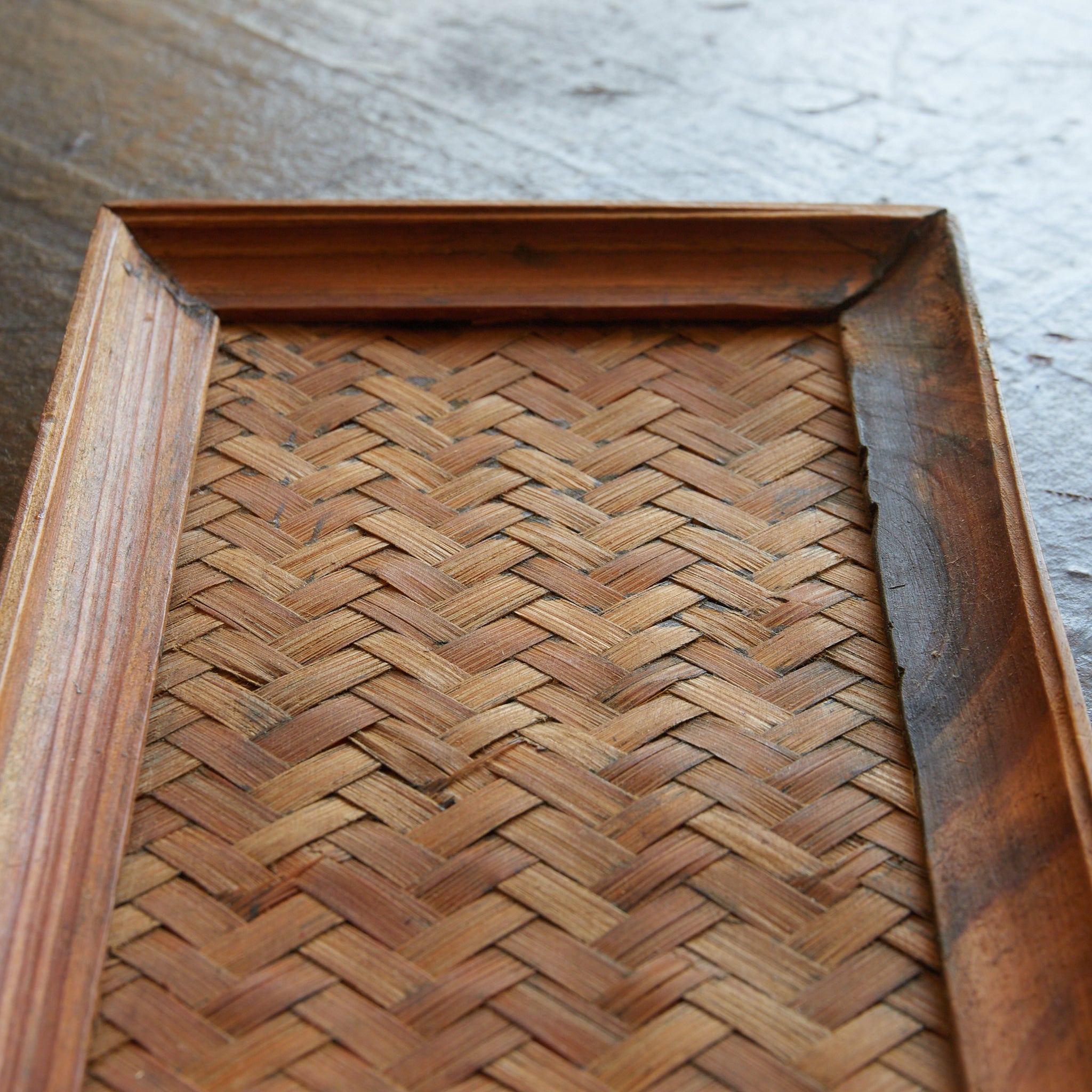 大正–昭和時代 網代文煎茶盆（1912–1989CE） | 入蘆花（ロカニイル）