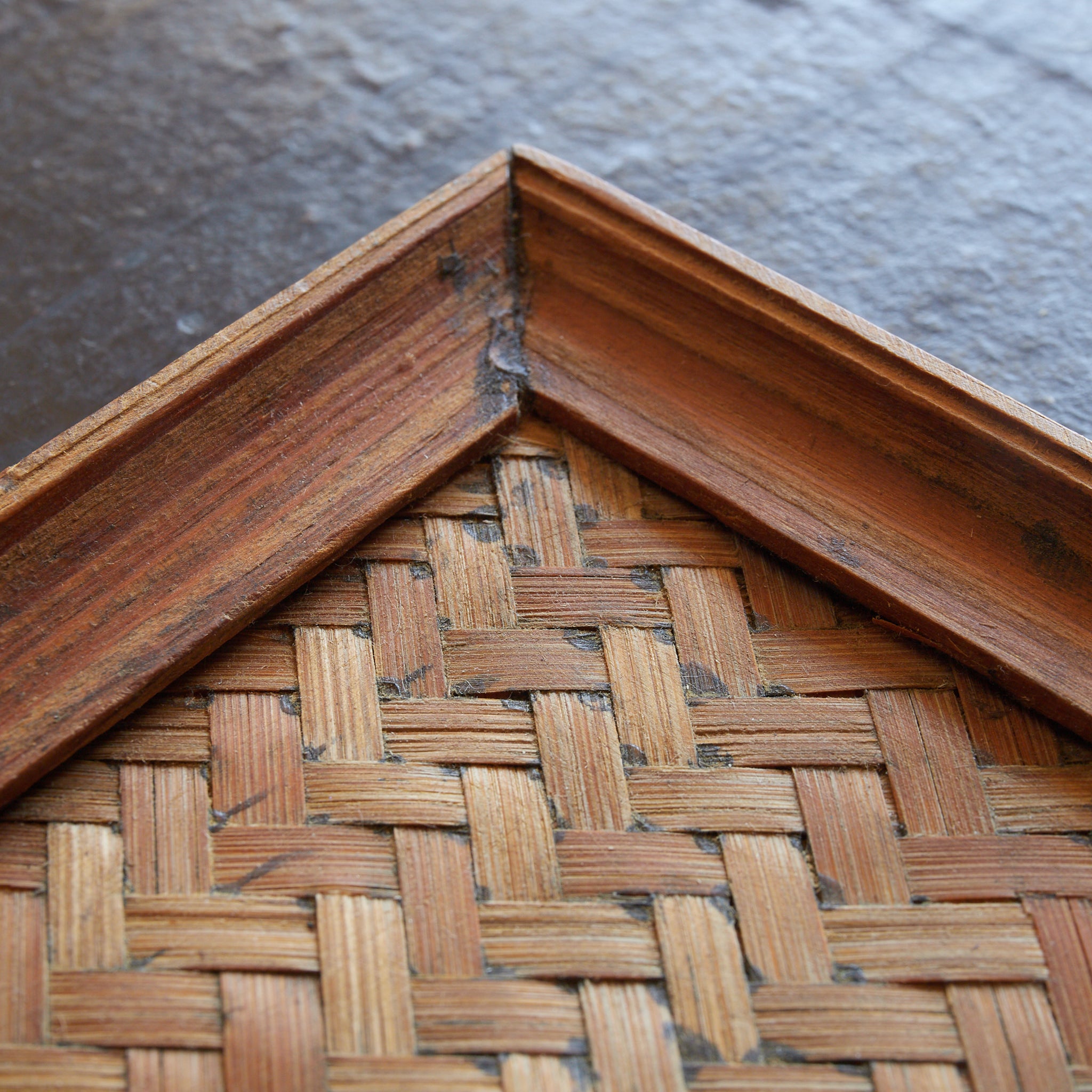 大正–昭和時代 網代文煎茶盆（1912–1989CE） | 入蘆花（ロカニイル）