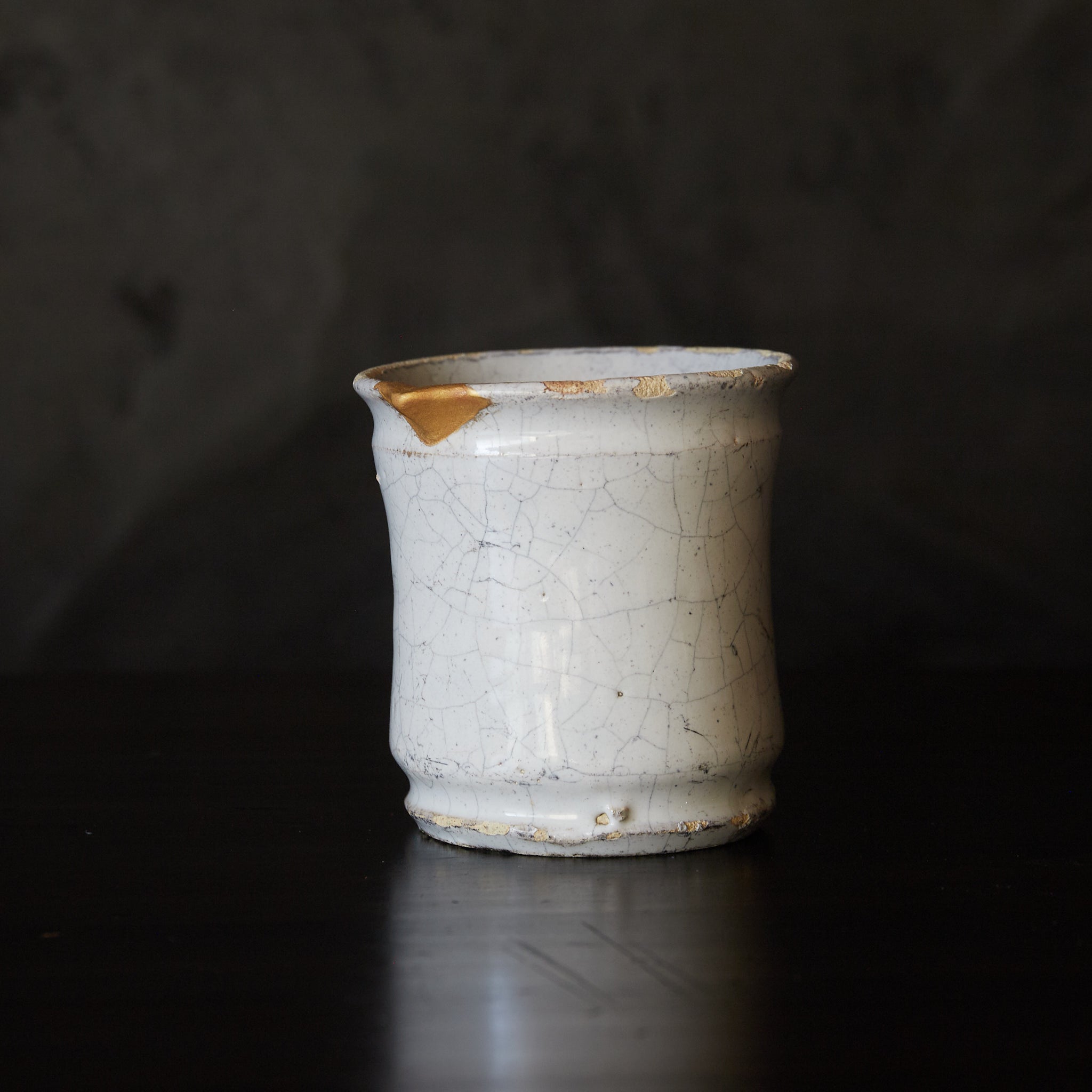 SMALL ALBARELLO-STYLE JAR, Delftware, white-glazed and kintsugi repair, Mitate（katakuchi）, Dutch Antique, Early Modern Period（16th–19th centuries）
