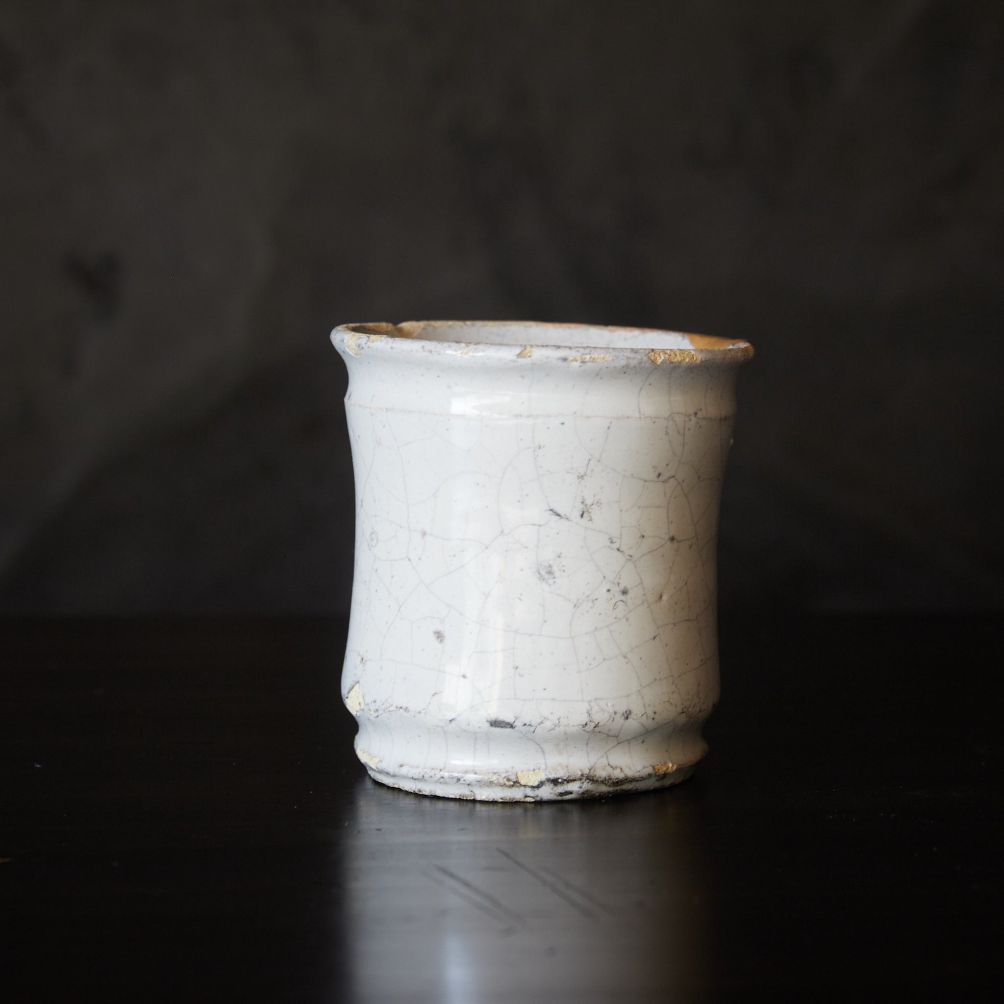 SMALL ALBARELLO-STYLE JAR, Delftware, white-glazed and kintsugi repair, Mitate（katakuchi）, Dutch Antique, Early Modern Period（16th–19th centuries）