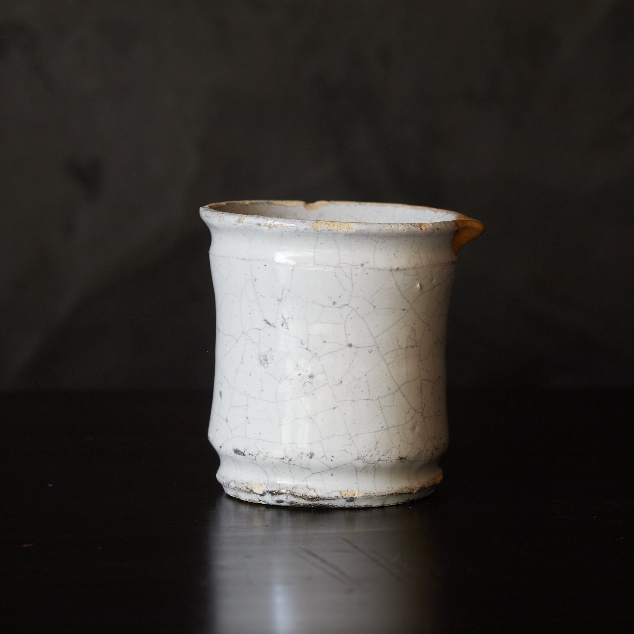 SMALL ALBARELLO-STYLE JAR, Delftware, white-glazed and kintsugi repair, Mitate（katakuchi）, Dutch Antique, Early Modern Period（16th–19th centuries）
