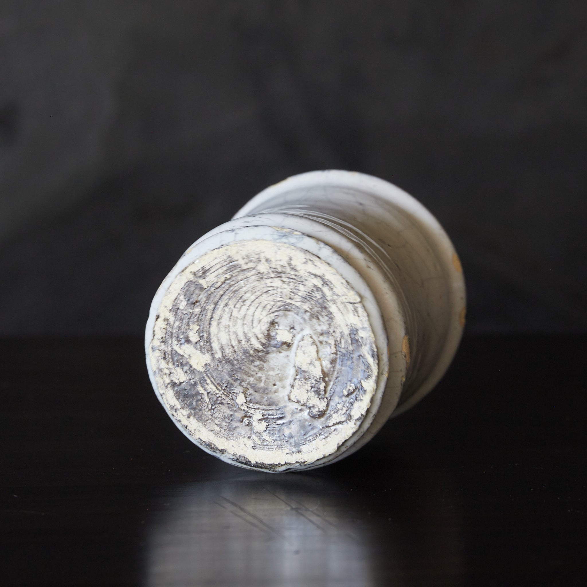 SMALL ALBARELLO-STYLE JAR, Delftware, white-glazed and kintsugi repair, Mitate（katakuchi）, Dutch Antique, Early Modern Period（16th–19th centuries）