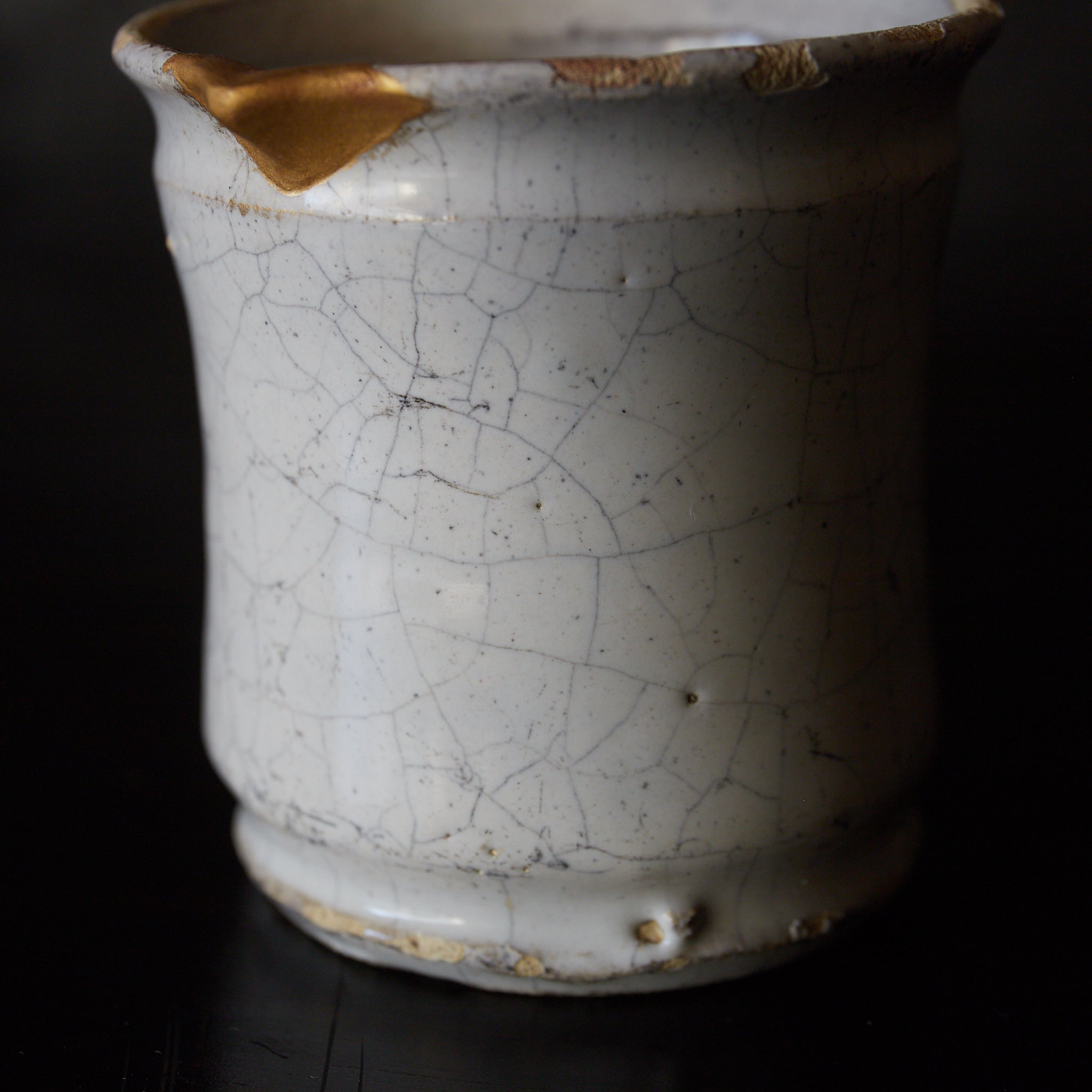 オランダアンティーク 白釉デルフト アルバレロ型金継小壺 片口