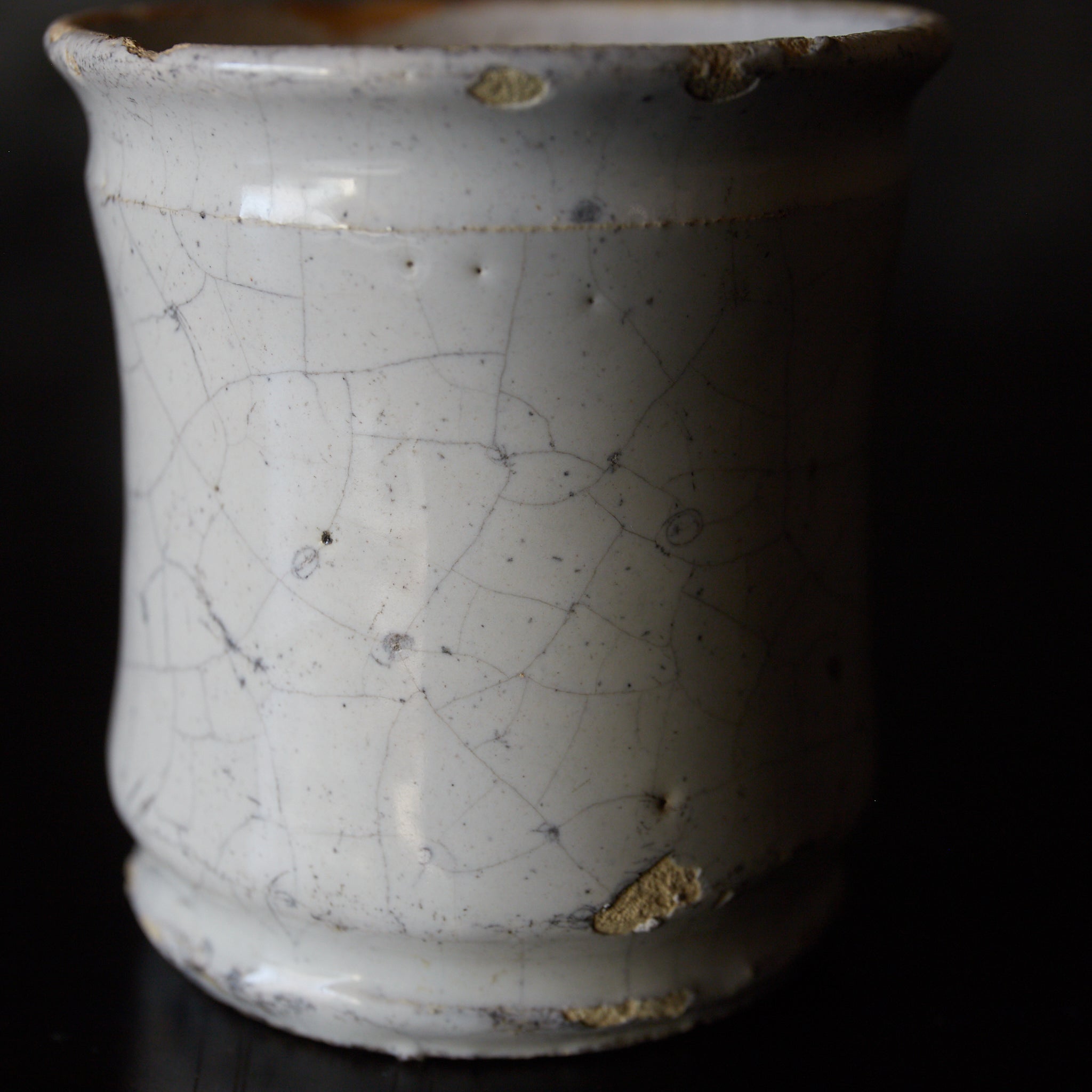 SMALL ALBARELLO-STYLE JAR, Delftware, white-glazed and kintsugi repair, Mitate（katakuchi）, Dutch Antique, Early Modern Period（16th–19th centuries）