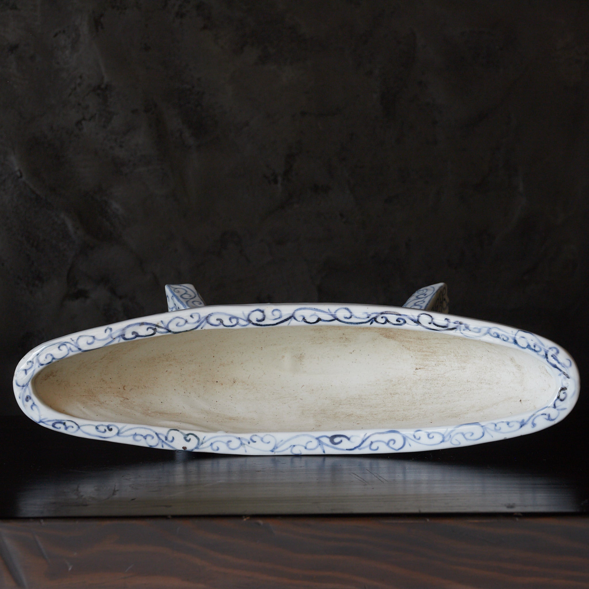 YAGEN, Ko-Imari, with underglaze blue scroll pattern, Edo–Meiji Period（1603–1912CE）