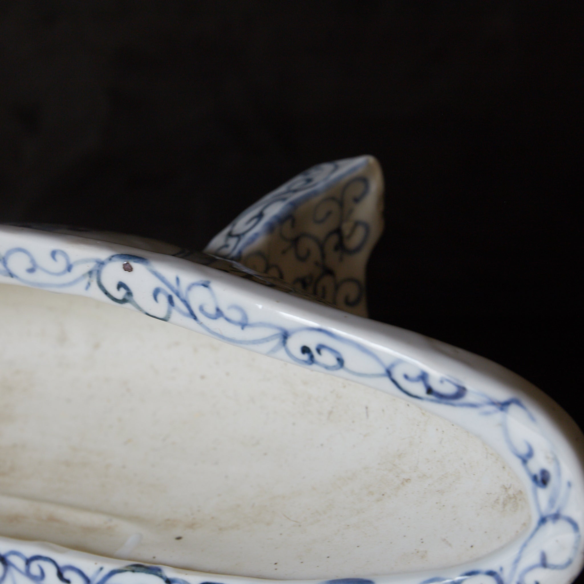 江戸–明治時代 古伊万里 染付唐草文薬研（1603–1912CE） | 入蘆花