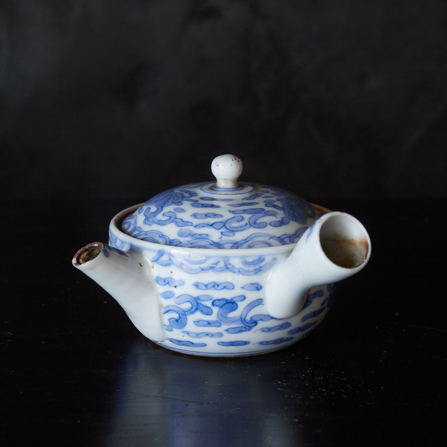 江戸時代 古伊万里 白磁染付桐文横手急須（1603–1867CE）