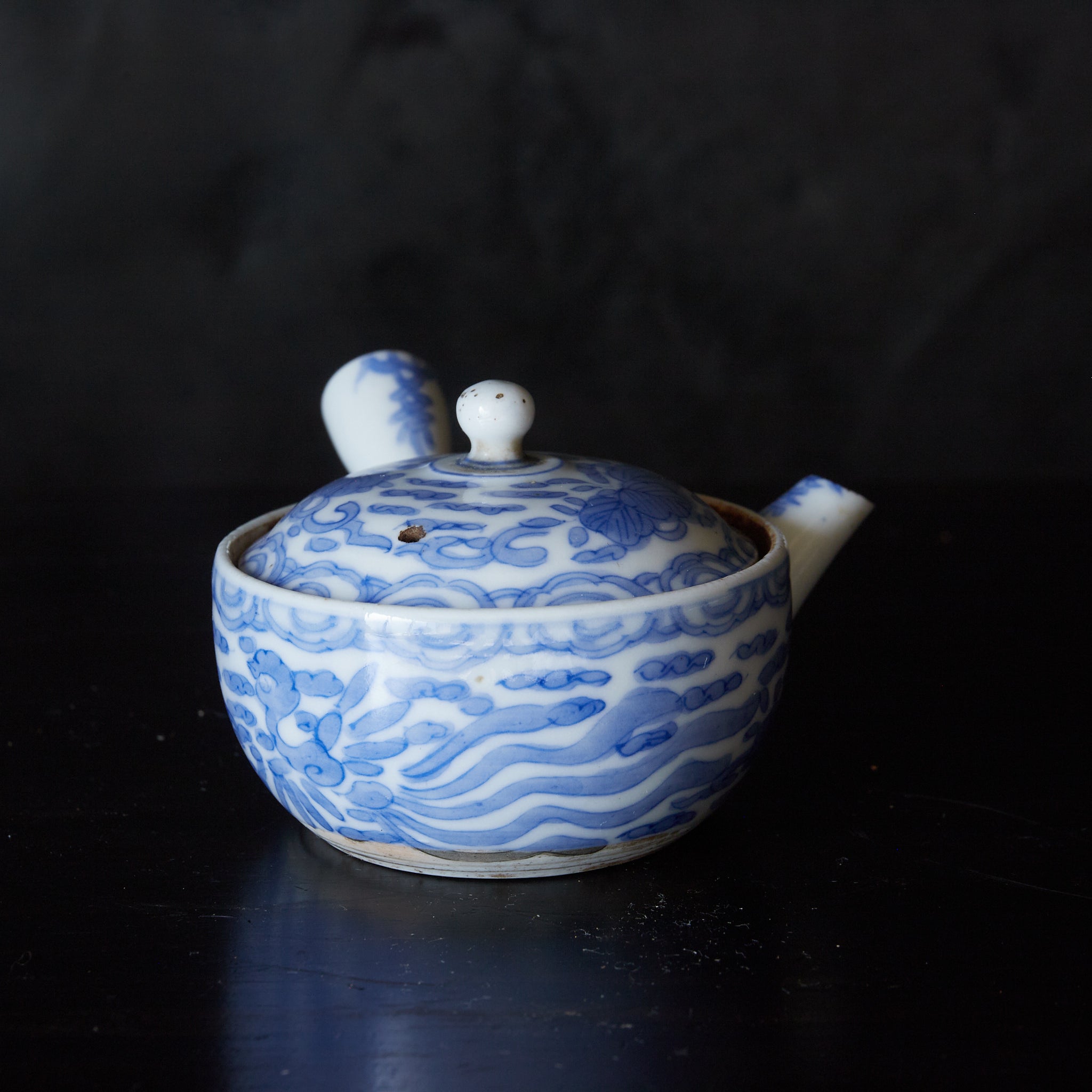江戸時代 古伊万里 白磁染付桐文横手急須（1603–1867CE）