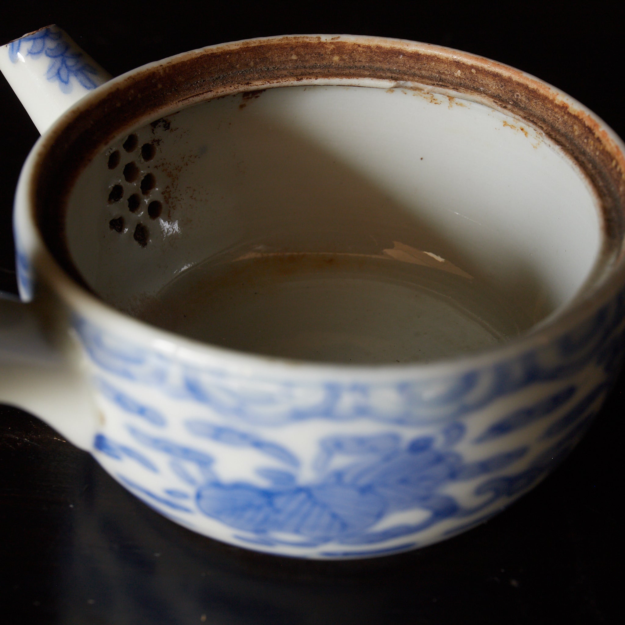 江戸時代 古伊万里 白磁染付桐文横手急須（1603–1867CE）