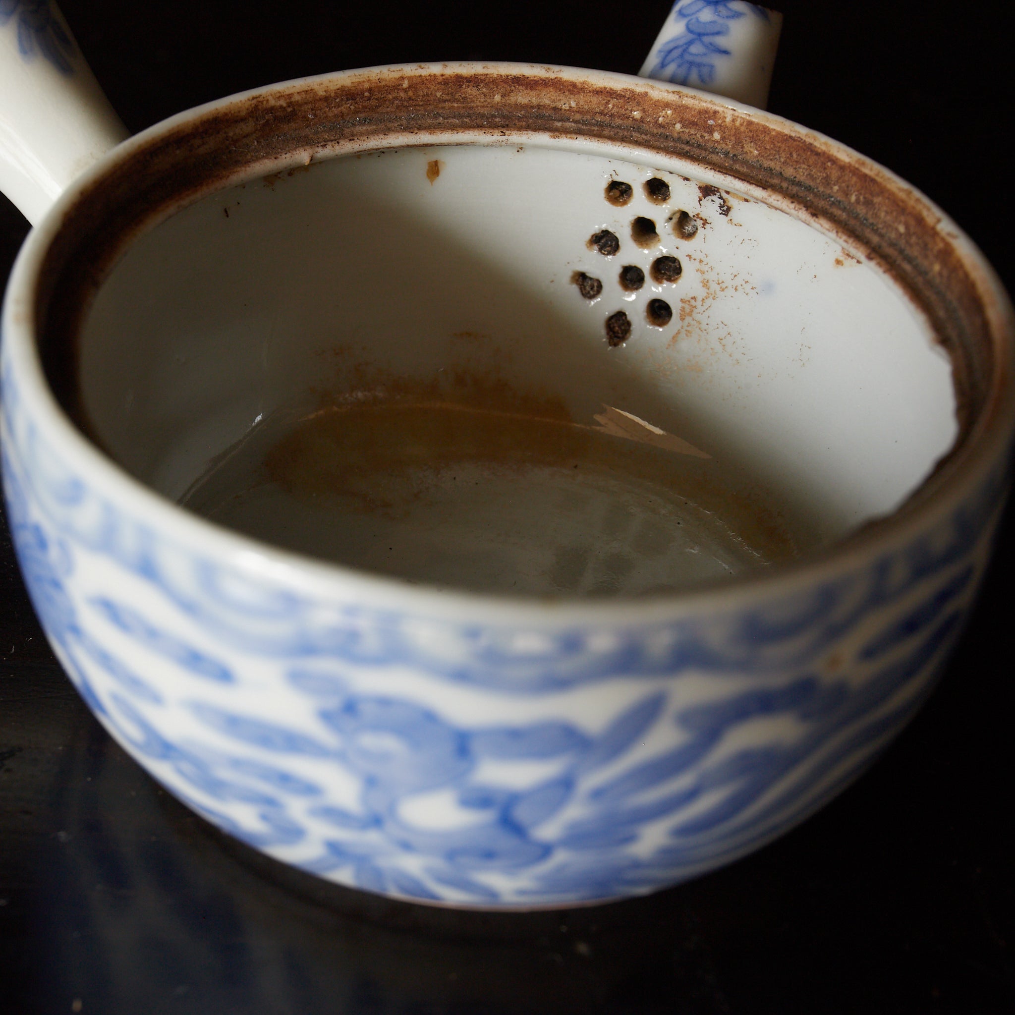 江戸時代 古伊万里 白磁染付桐文横手急須（1603–1867CE）