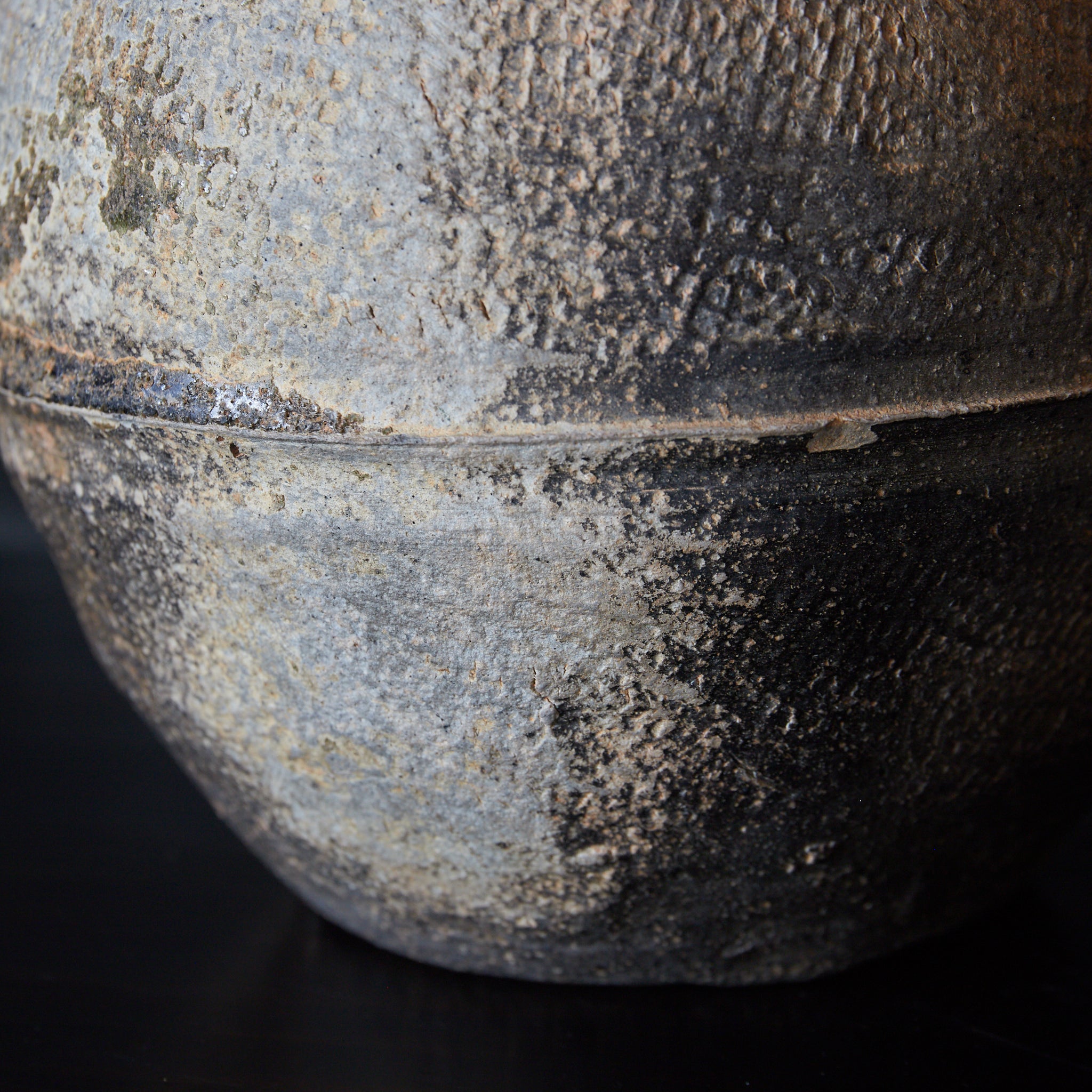 春秋戦国時代　小壺　叩き格子模様 花器　花瓶　漢時代 春秋戦国–漢代 布目文硬陶腰壺 みたて水指 木箱付（770BCE–220CE