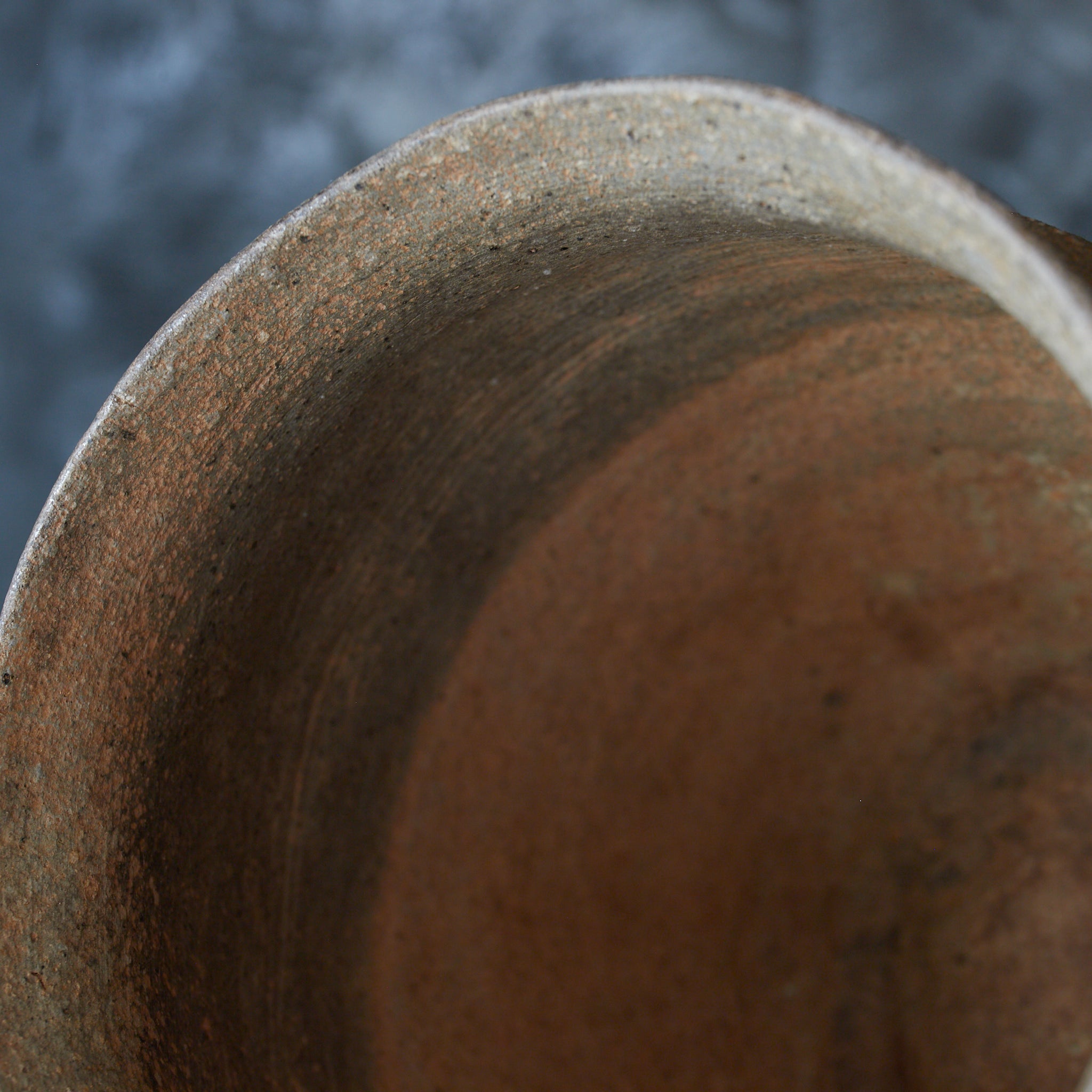 春秋戦国–漢代 布目文硬陶腰壺 みたて水指 木箱付（770BCE–220CE