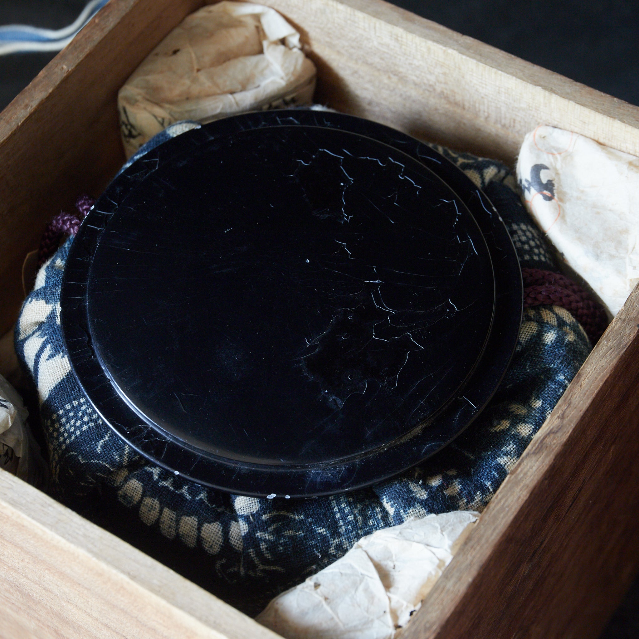 春秋戦国–漢代 布目文硬陶腰壺 みたて水指 木箱付（770BCE–220CE