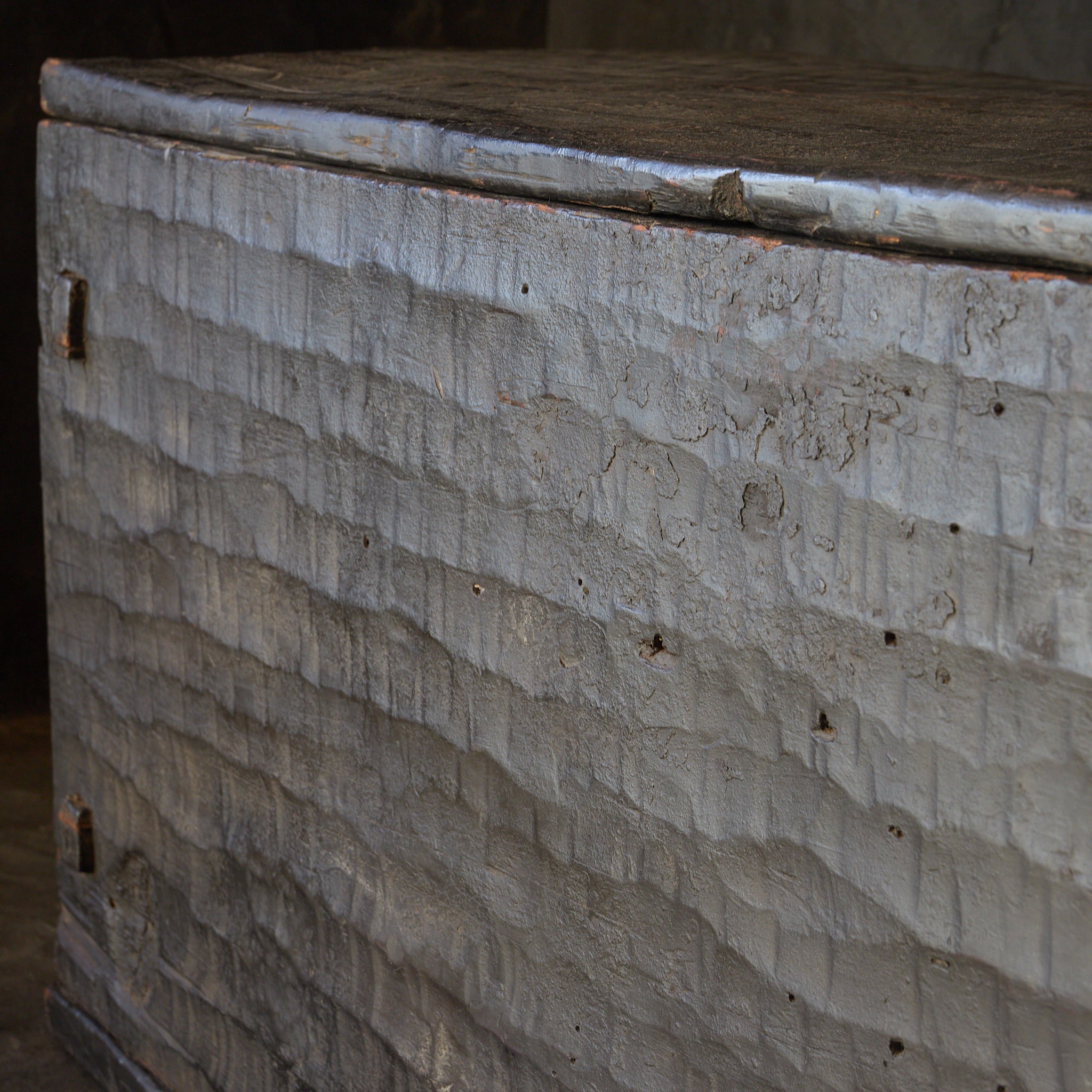 CAJA LACADA EN NEGRO, Con patrón de marcas de azuela, Antigüedad laosiana, Edad Moderna Temprana（Siglos XVI–XIX）