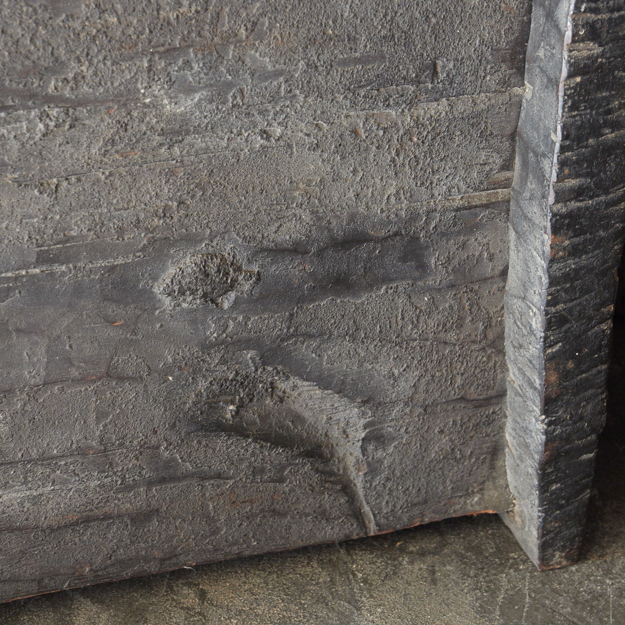 CAJA LACADA EN NEGRO, Con patrón de marcas de azuela, Antigüedad laosiana, Edad Moderna Temprana（Siglos XVI–XIX）