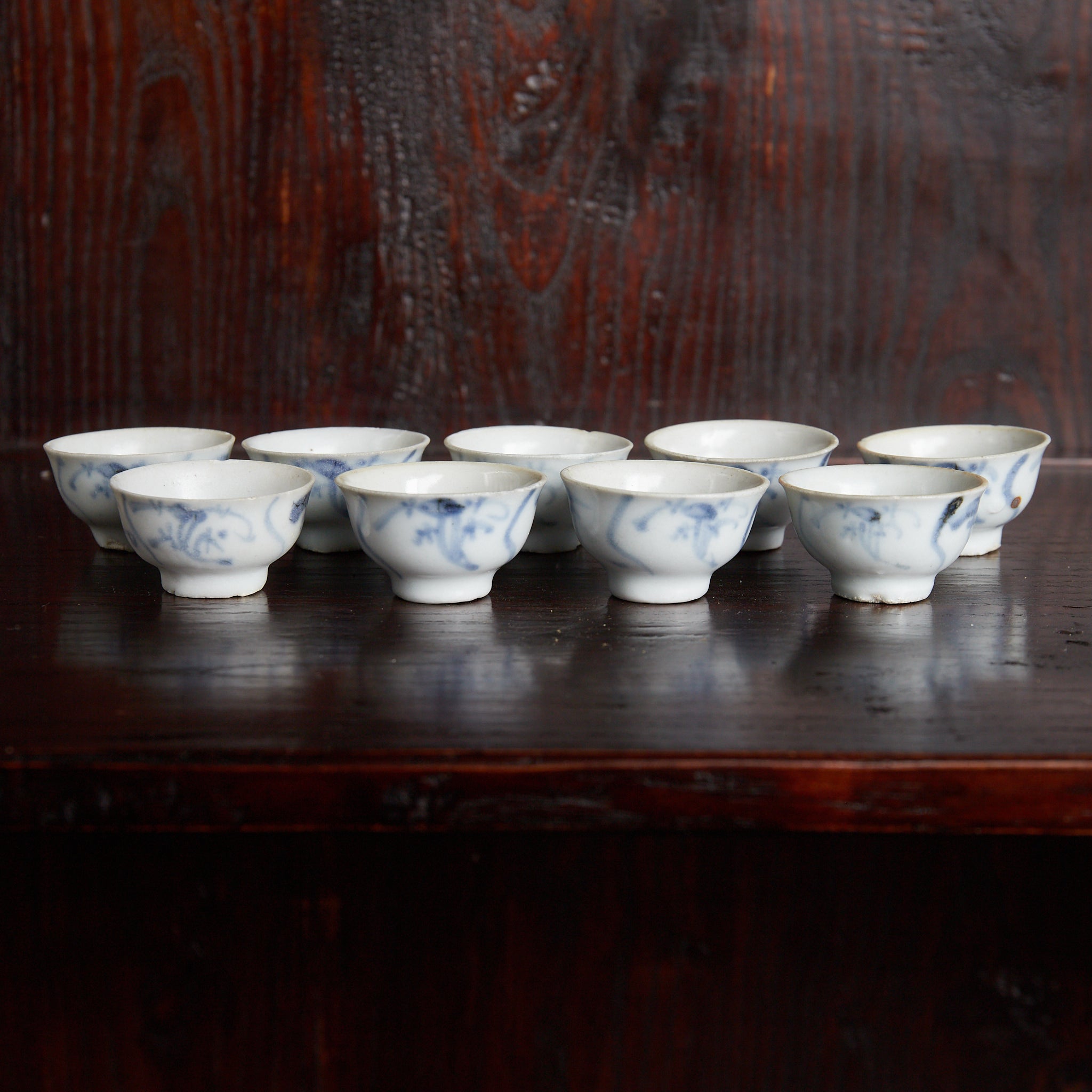 TAZA PARA SENCHA, Porcelana azul y blanca con diseño de hierba de orquídea, juego de 9, Dinastía Ming–Qing（1368–1911 d. C.）