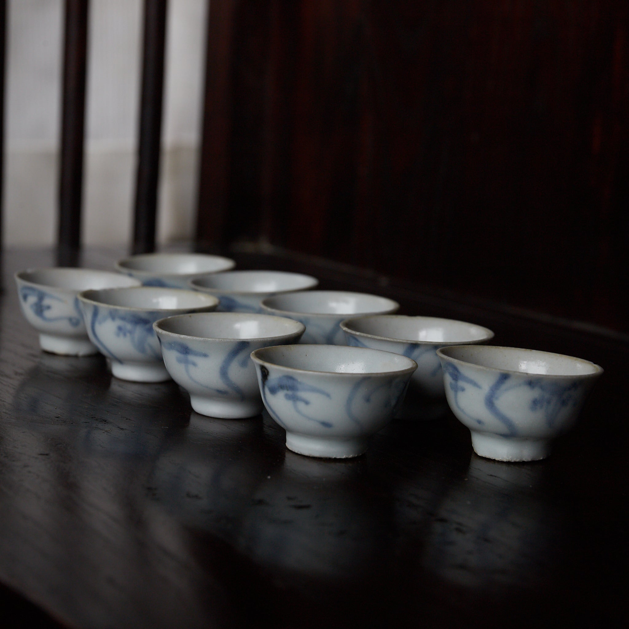 TAZA PARA SENCHA, Porcelana azul y blanca con diseño de hierba de orquídea, juego de 9, Dinastía Ming–Qing（1368–1911 d. C.）