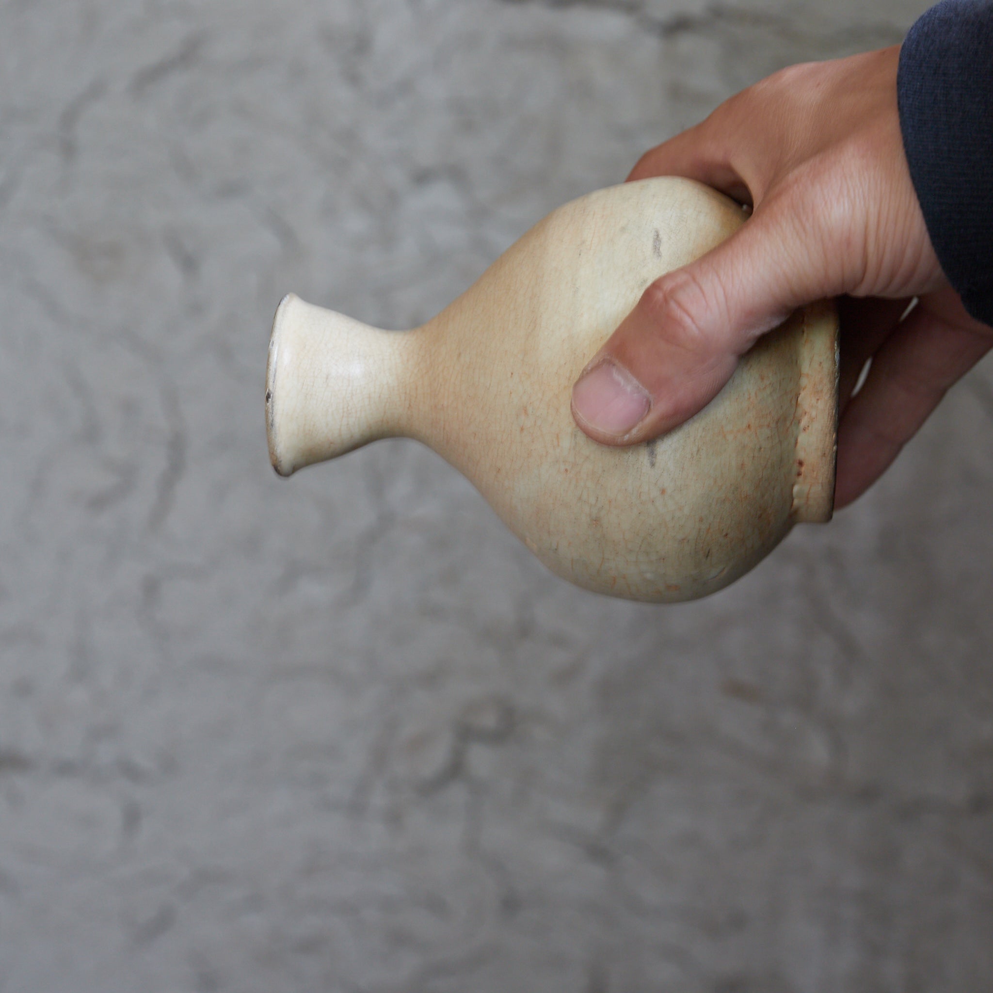 ENGOBIERTE FLASCHE / TOKKURI, Buncheong-Ware, Joseon-Dynastie（1392–1897 n. Chr.）