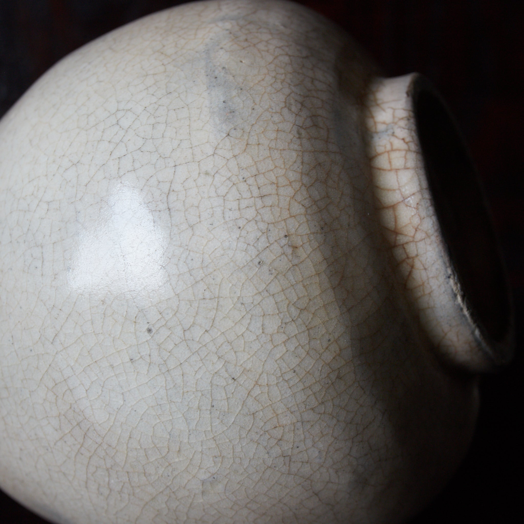 ENGOBIERTE FLASCHE / TOKKURI, Buncheong-Ware, Joseon-Dynastie（1392–1897 n. Chr.）