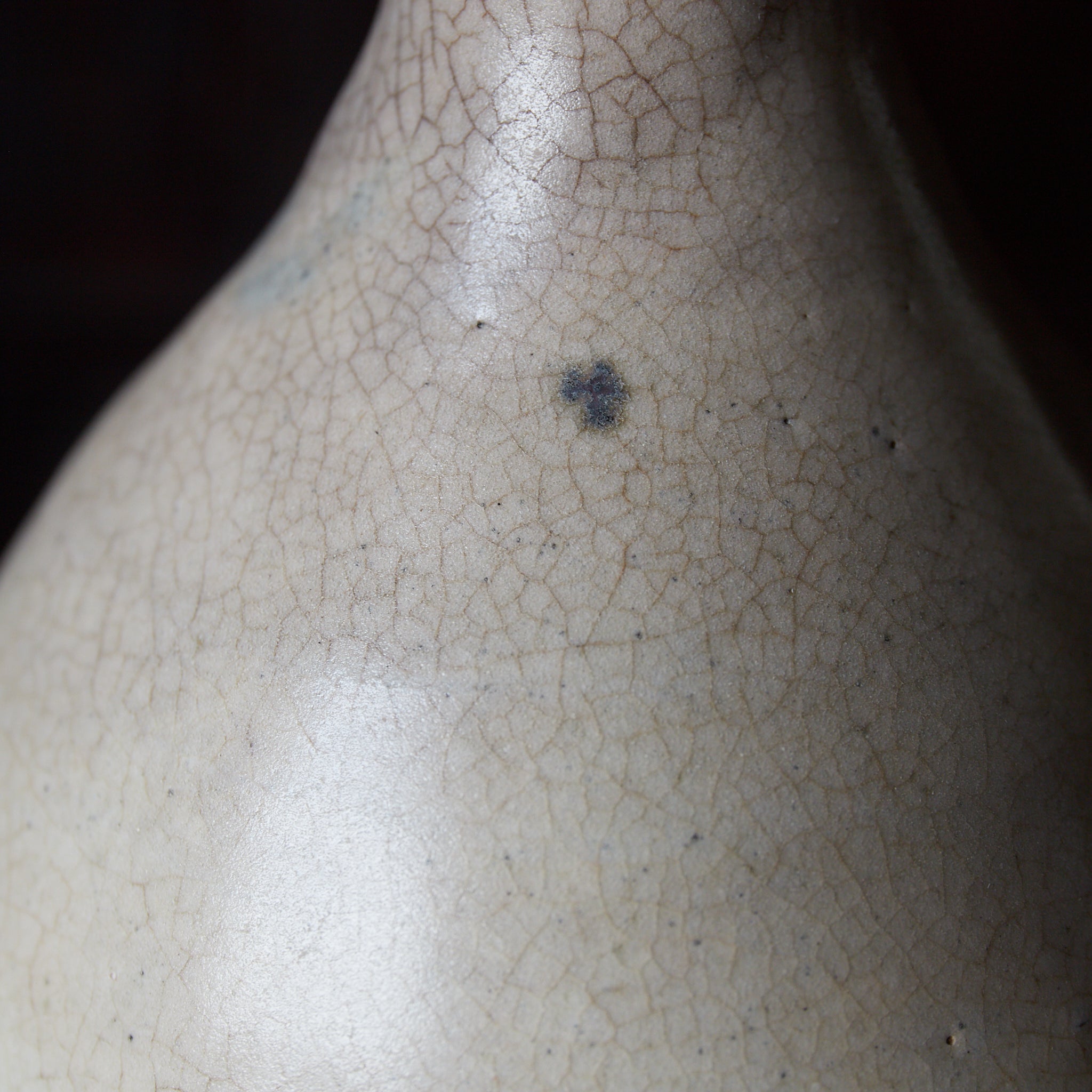 ENGOBIERTE FLASCHE / TOKKURI, Buncheong-Ware, Joseon-Dynastie（1392–1897 n. Chr.）