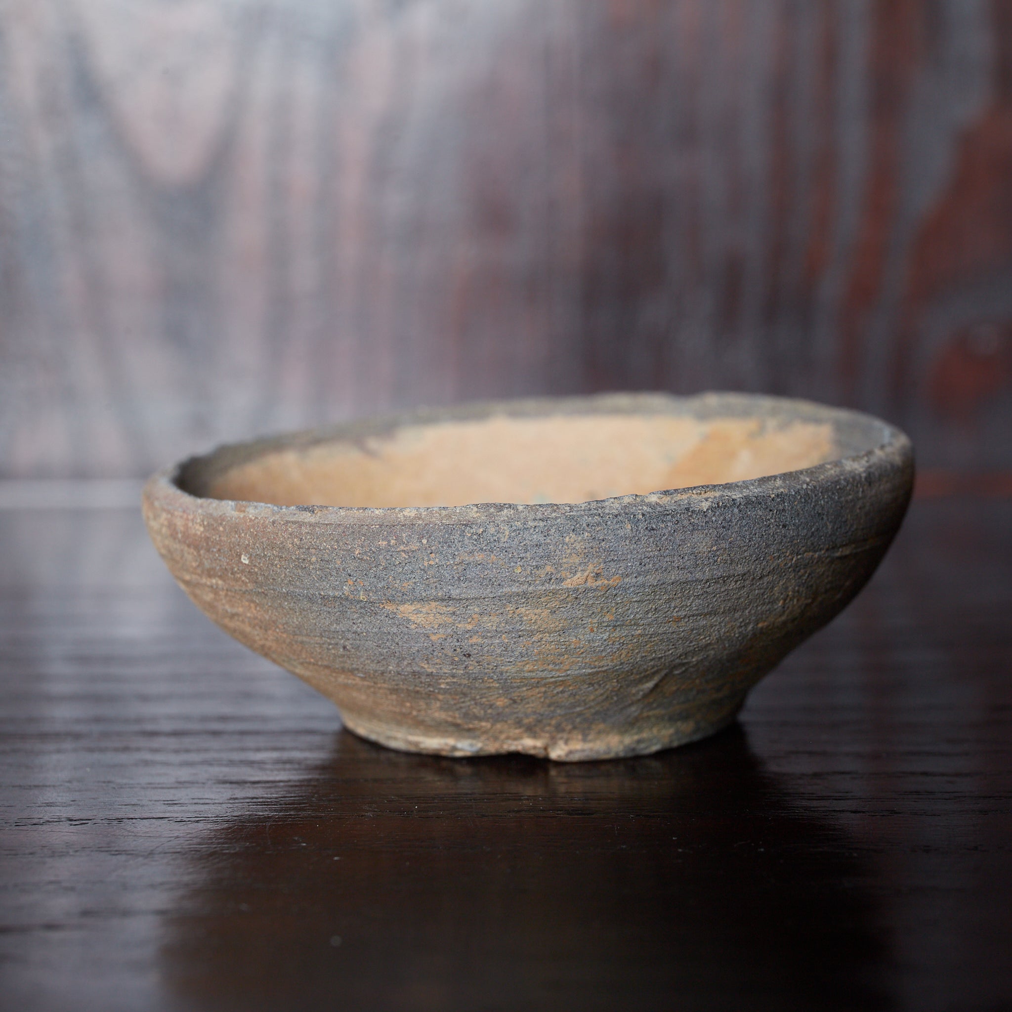 KLEINER BECHER, Braun glasiert, Mitate（sake-becher）, Khmer-Dynastie, Mittelalter（12.–16. Jahrhundert）