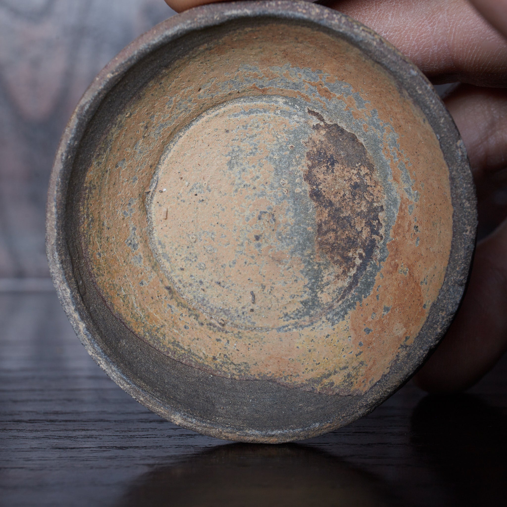 KLEINER BECHER, Braun glasiert, Mitate（sake-becher）, Khmer-Dynastie, Mittelalter（12.–16. Jahrhundert）