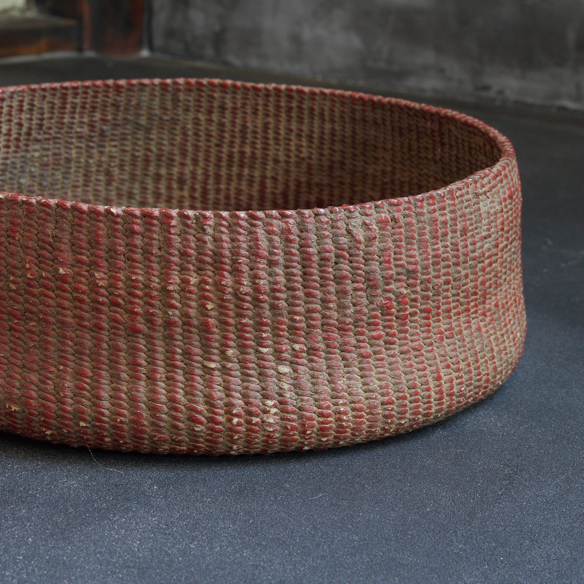 李朝 紙縒漆塗盆 木箱付（1392–1897CE） | 入蘆花（ロカニイル）