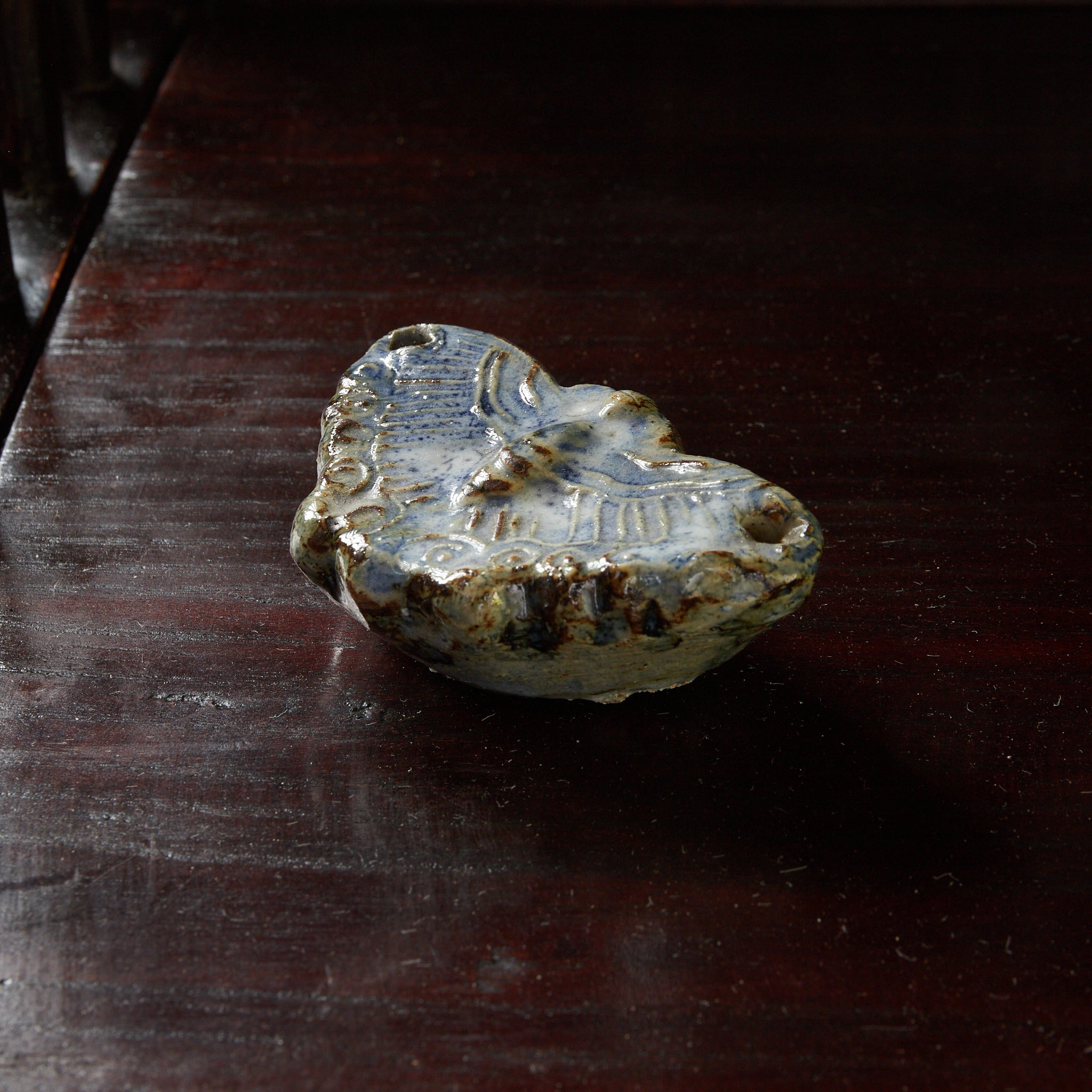 李朝 瑠璃釉蝶形水滴（1392–1897CE） | 入蘆花（ロカニイル）