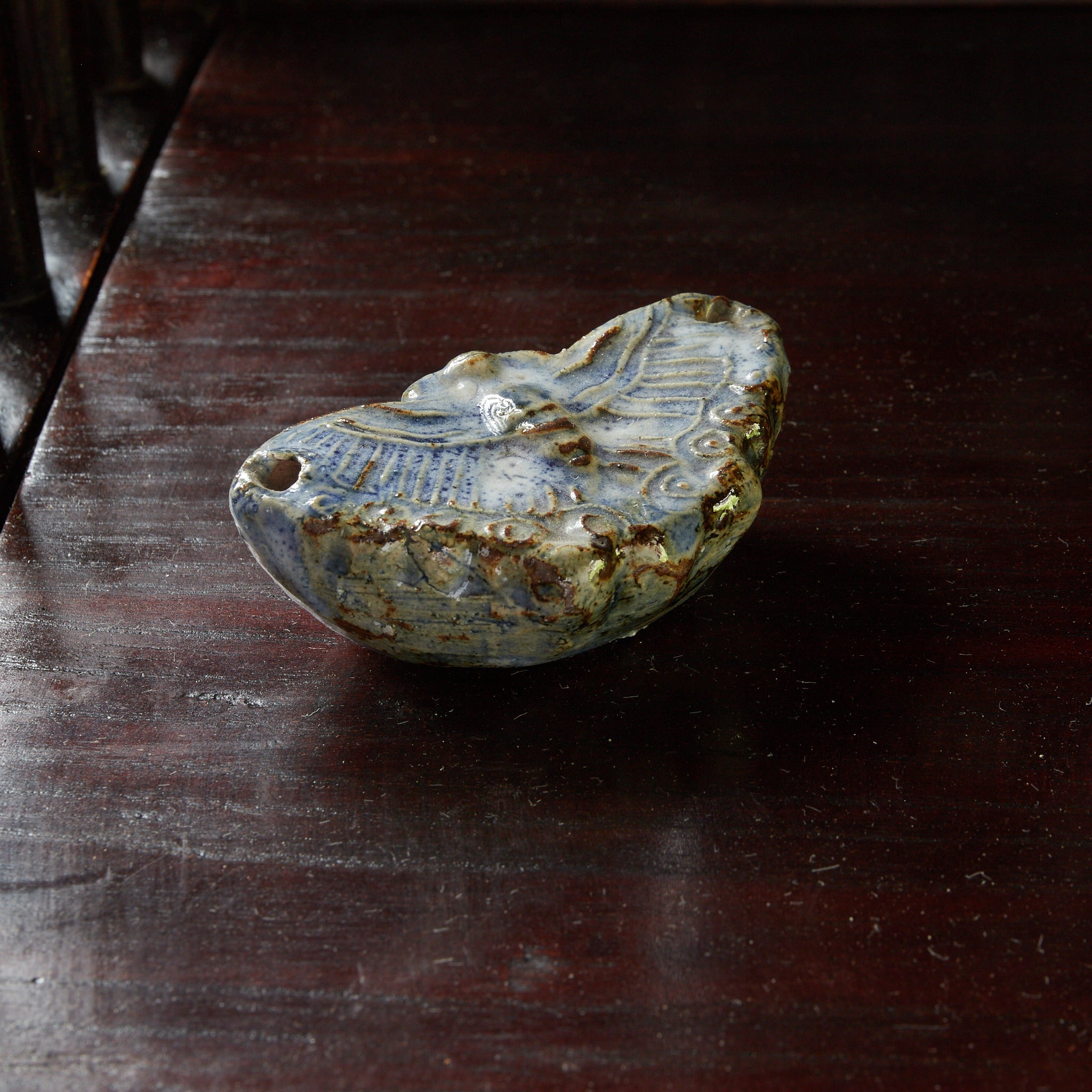 李朝 瑠璃釉蝶形水滴（1392–1897CE） | 入蘆花（ロカニイル）