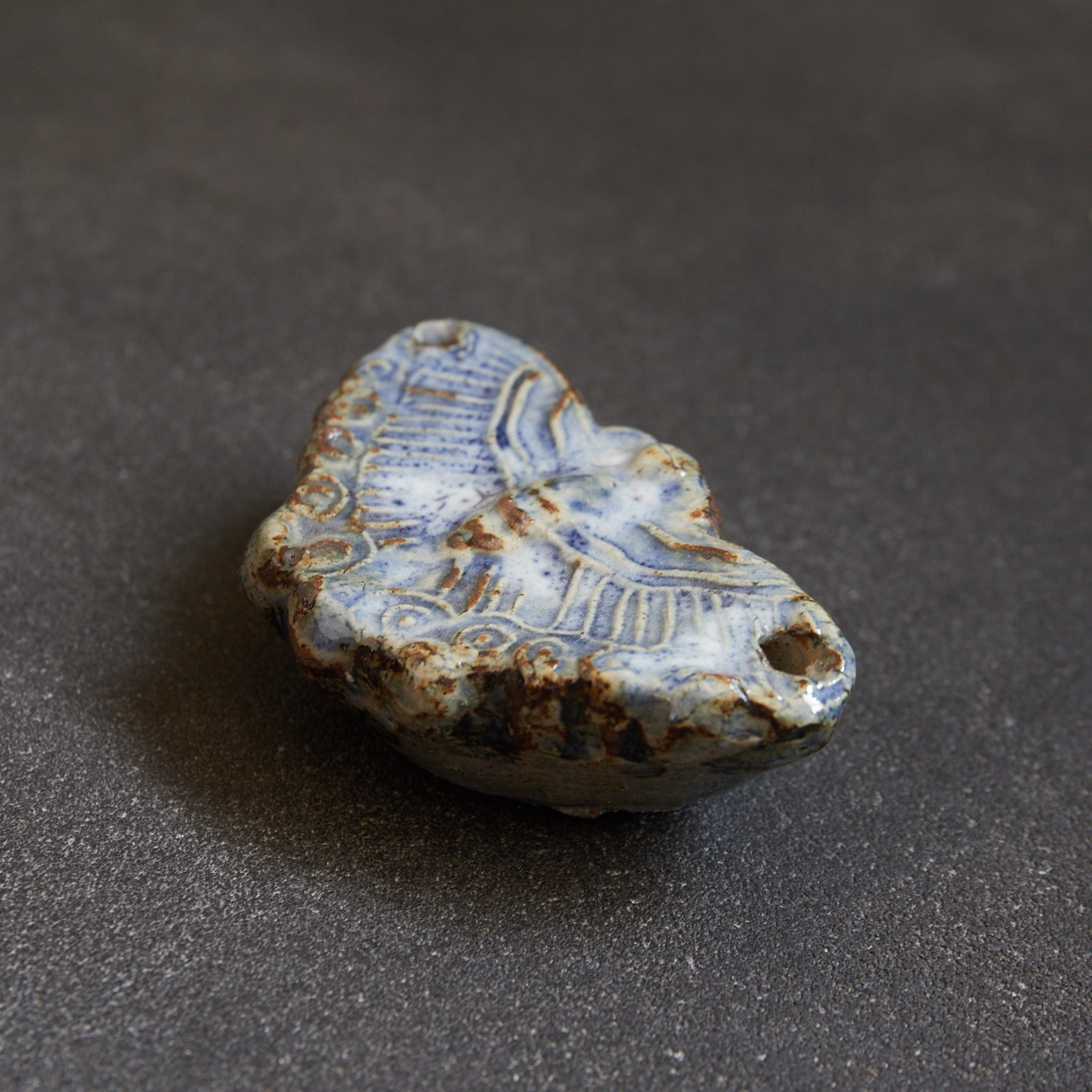 李朝 瑠璃釉蝶形水滴（1392–1897CE） | 入蘆花（ロカニイル）