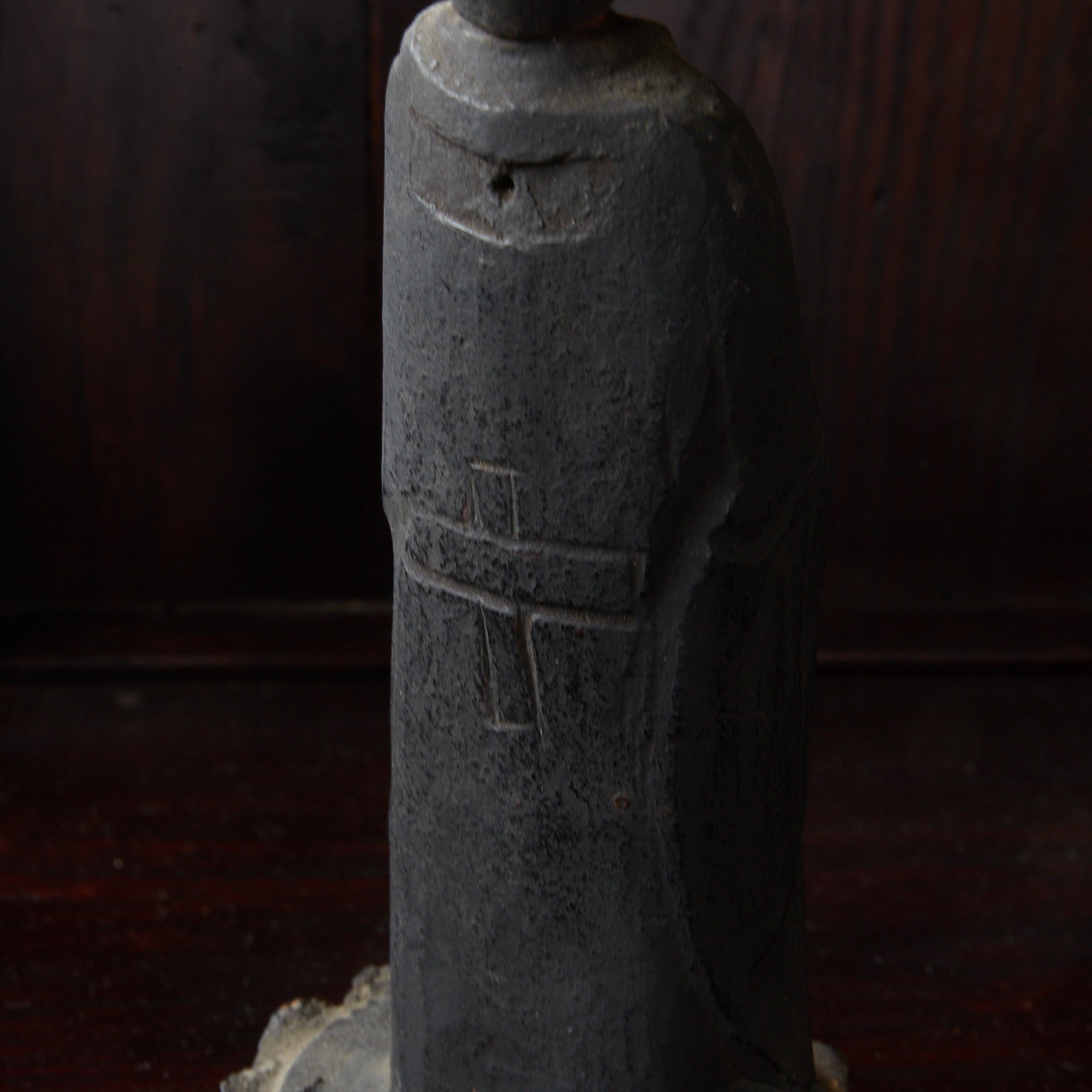 STATUE BOUDDHIQUE KIRISHITAN À CROIX GRAVÉE, avec boîte en bois, Période Azuchi-Momoyama–Edo（1573–1867 apr. J.-C.）