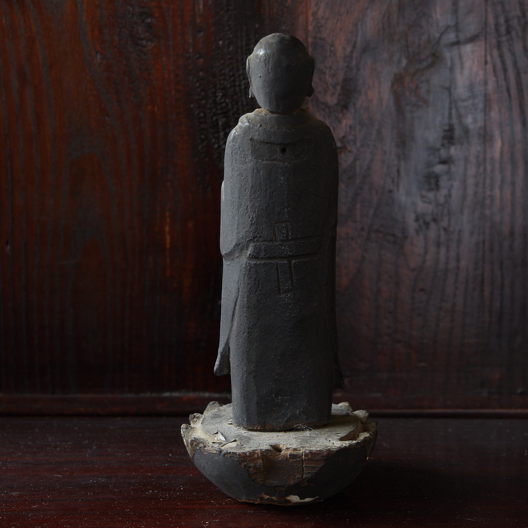ESTATUA BUDISTA KIRISHITAN CON CRUZ GRABADA, con caja de madera, Período Azuchi-Momoyama–Edo（1573–1867 d. C.）